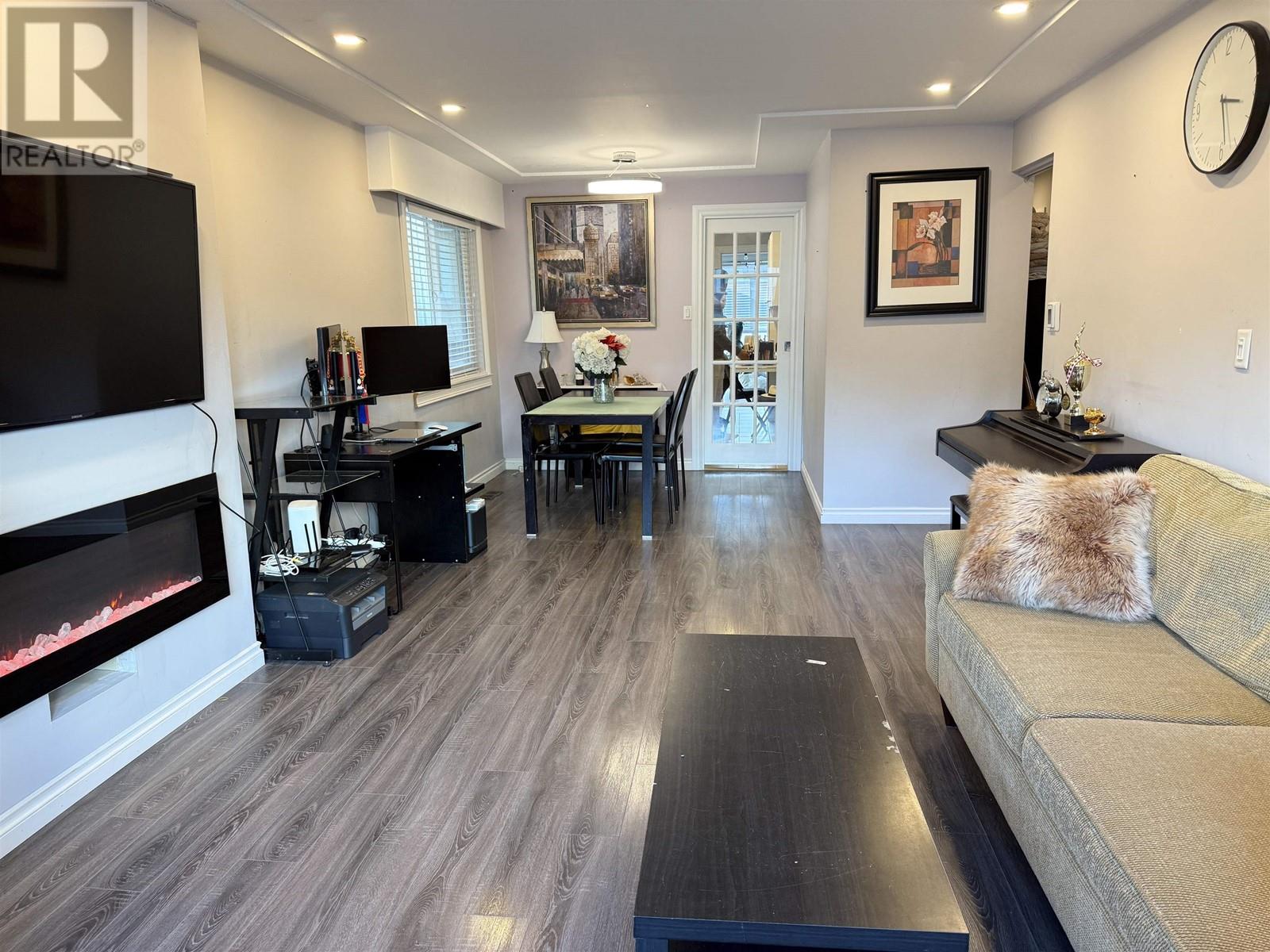5555 Lanark Street, Vancouver, British Columbia  V5P 2Y2 - Photo 2 - R2975460