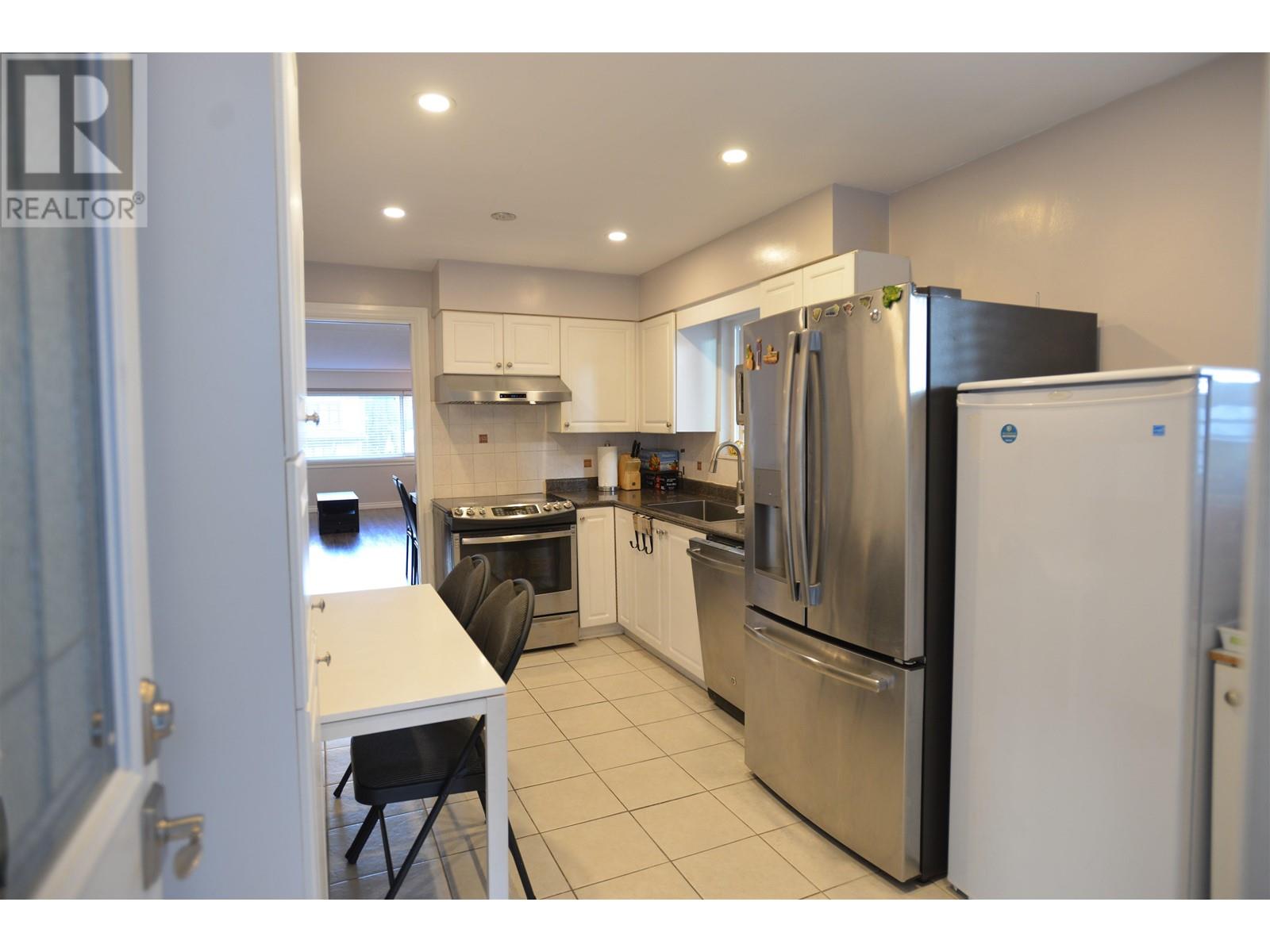 5555 Lanark Street, Vancouver, British Columbia  V5P 2Y2 - Photo 5 - R2975460