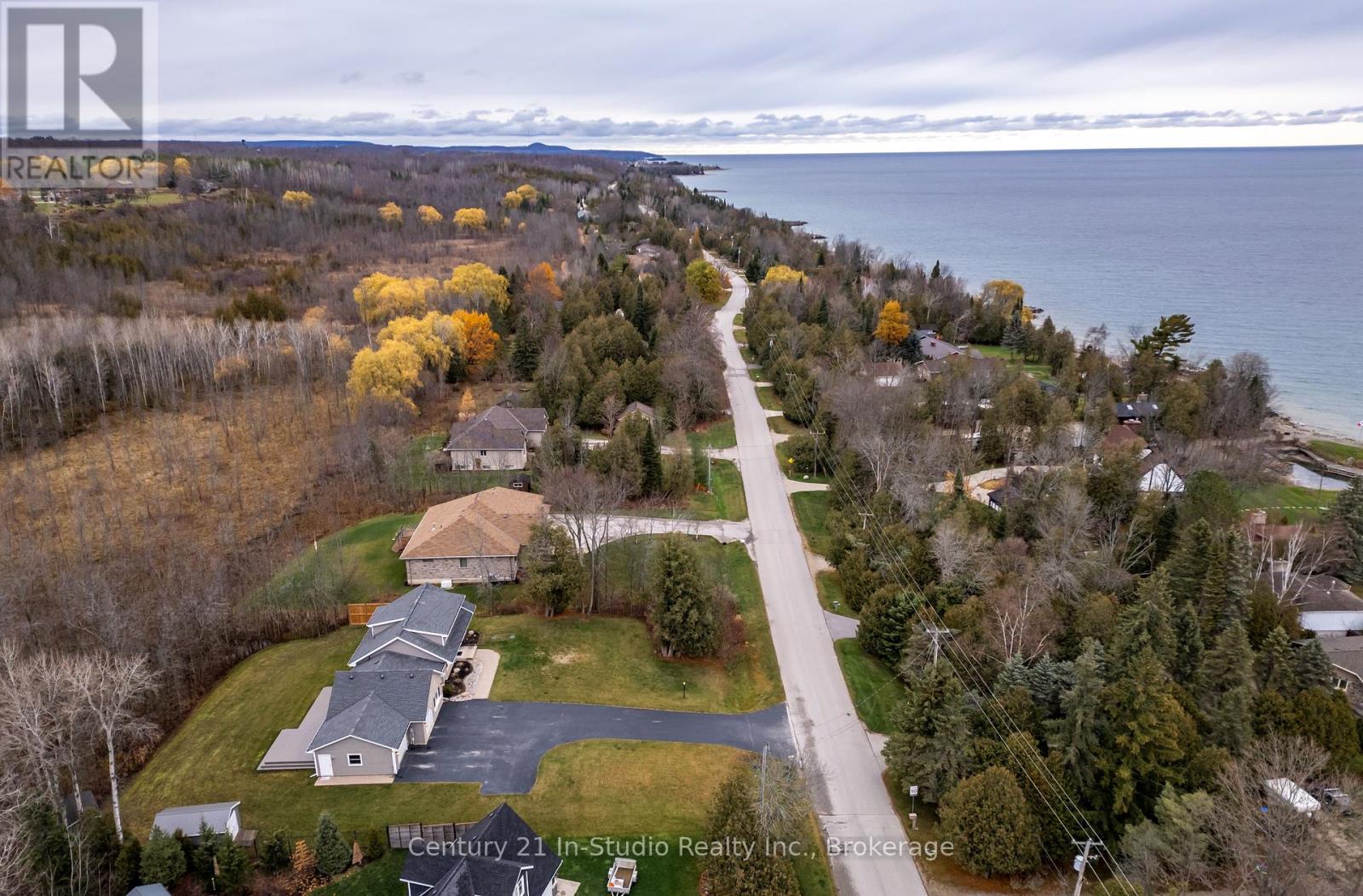 388 Balmy Beach Road, Georgian Bluffs, Ontario  N4K 5N4 - Photo 10 - X12010690