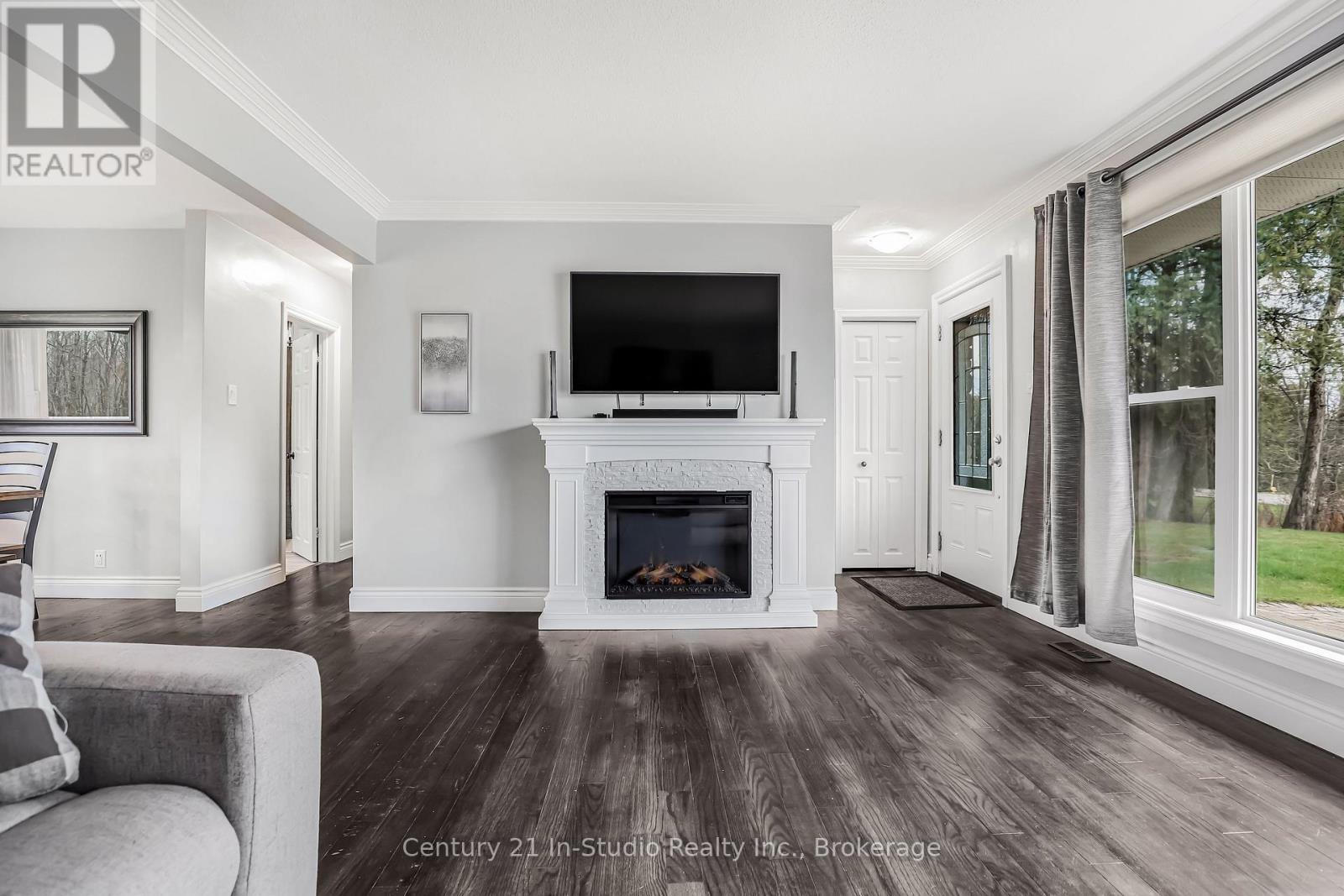 388 Balmy Beach Road, Georgian Bluffs, Ontario  N4K 5N4 - Photo 12 - X12010690