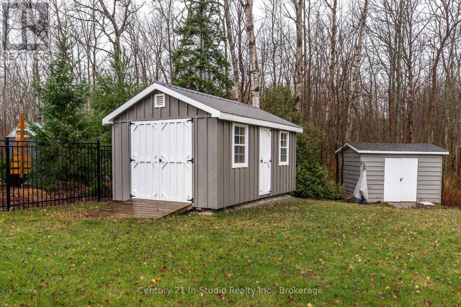 388 Balmy Beach Road, Georgian Bluffs, Ontario  N4K 5N4 - Photo 4 - X12010690