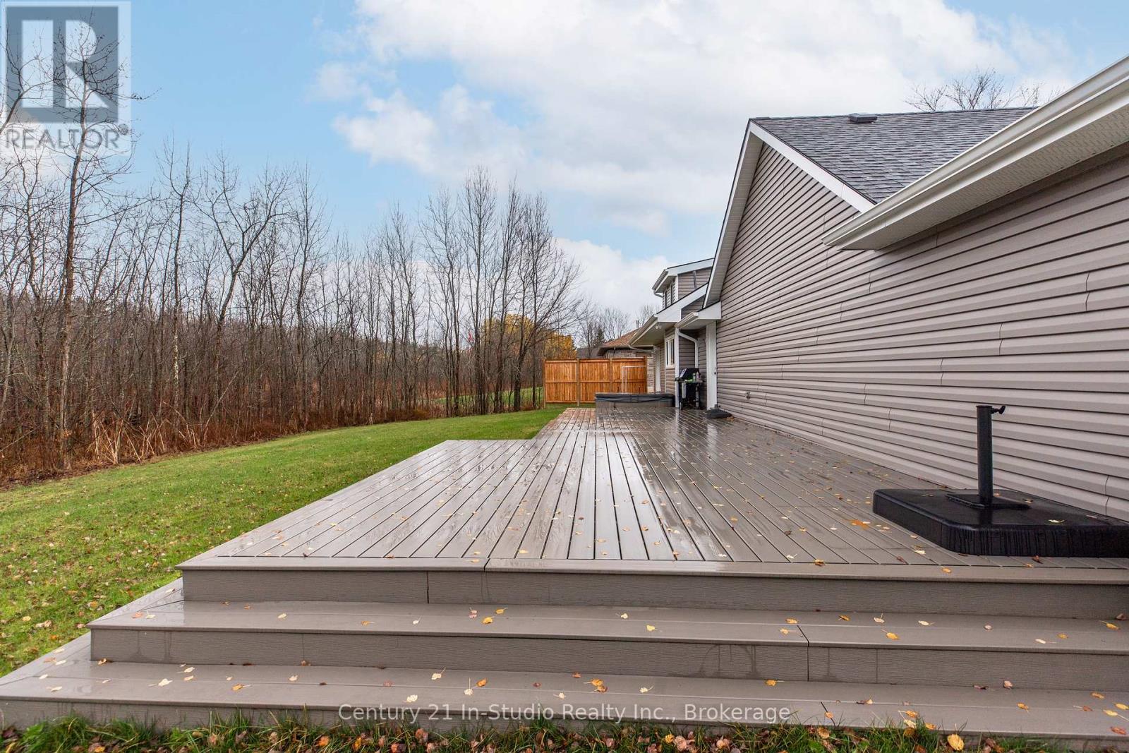 388 Balmy Beach Road, Georgian Bluffs, Ontario  N4K 5N4 - Photo 5 - X12010690