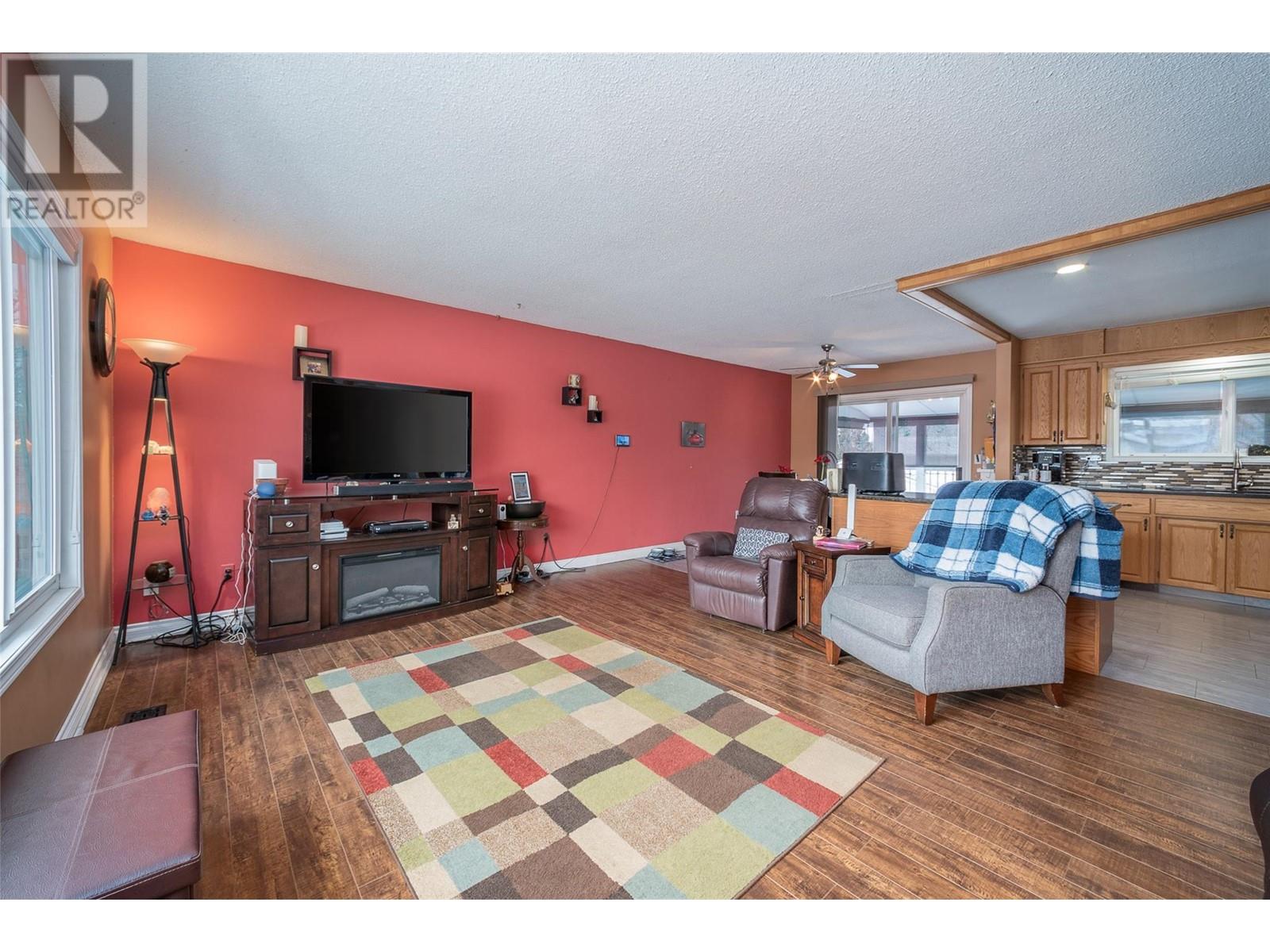 Property at 200 Jupiter Road image 3