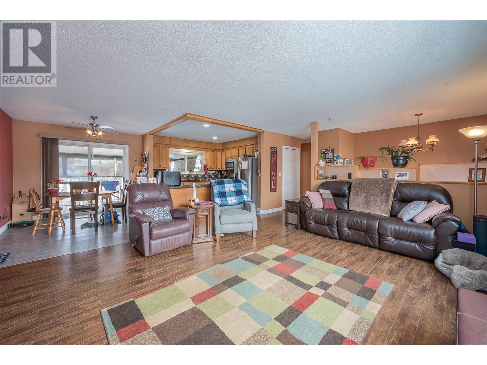 Property at 200 Jupiter Road image 2