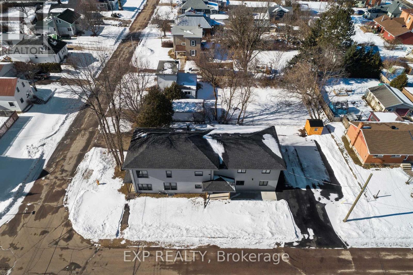 585 Perth Street, Pembroke, Ontario  K8A 6B9 - Photo 8 - X12010830