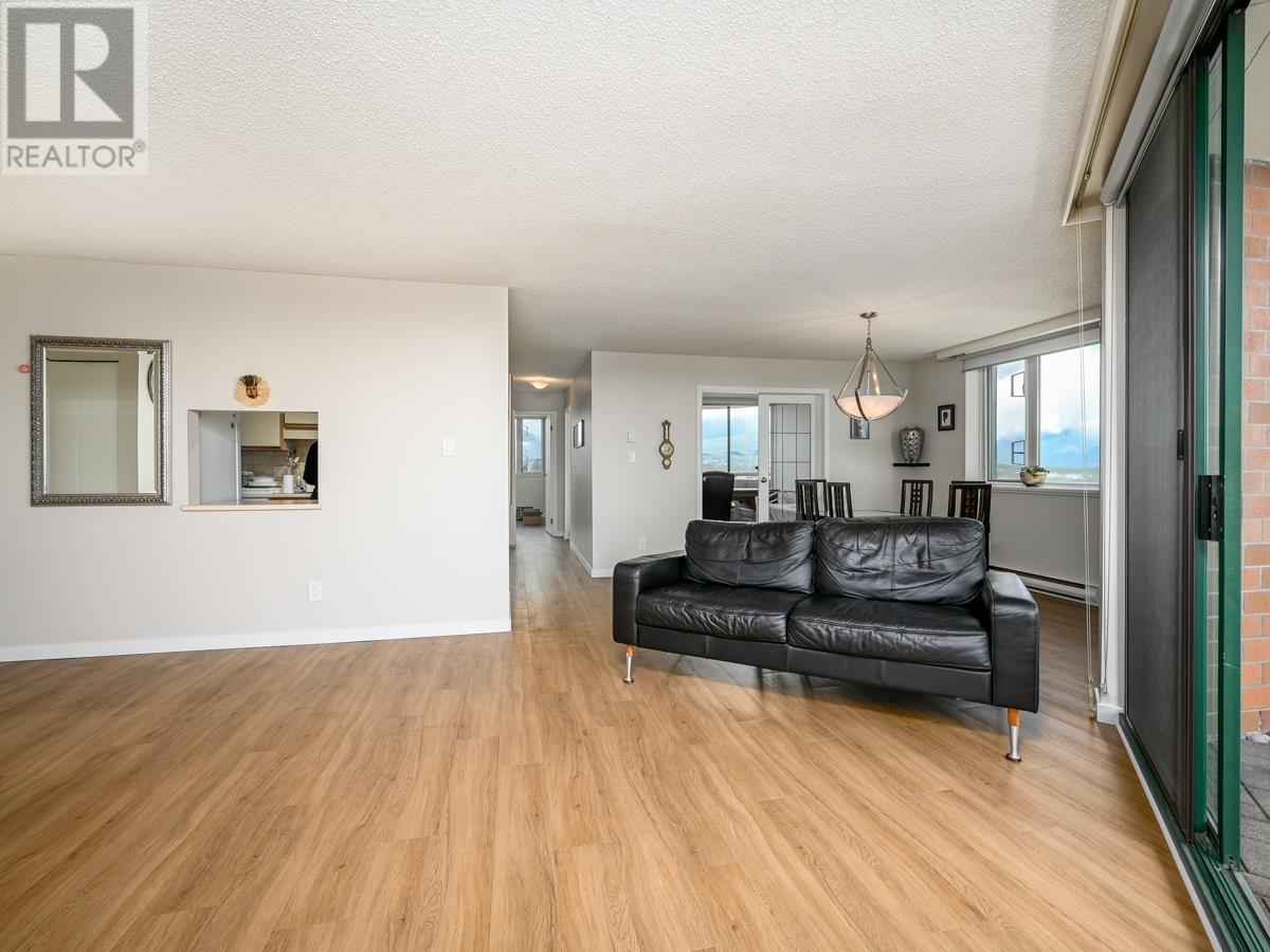 Listing Picture 11 of 31 : 1006 3920 HASTINGS STREET, Burnaby / 本拿比 - 魯藝地產 Yvonne Lu Group - MLS Medallion Club Member