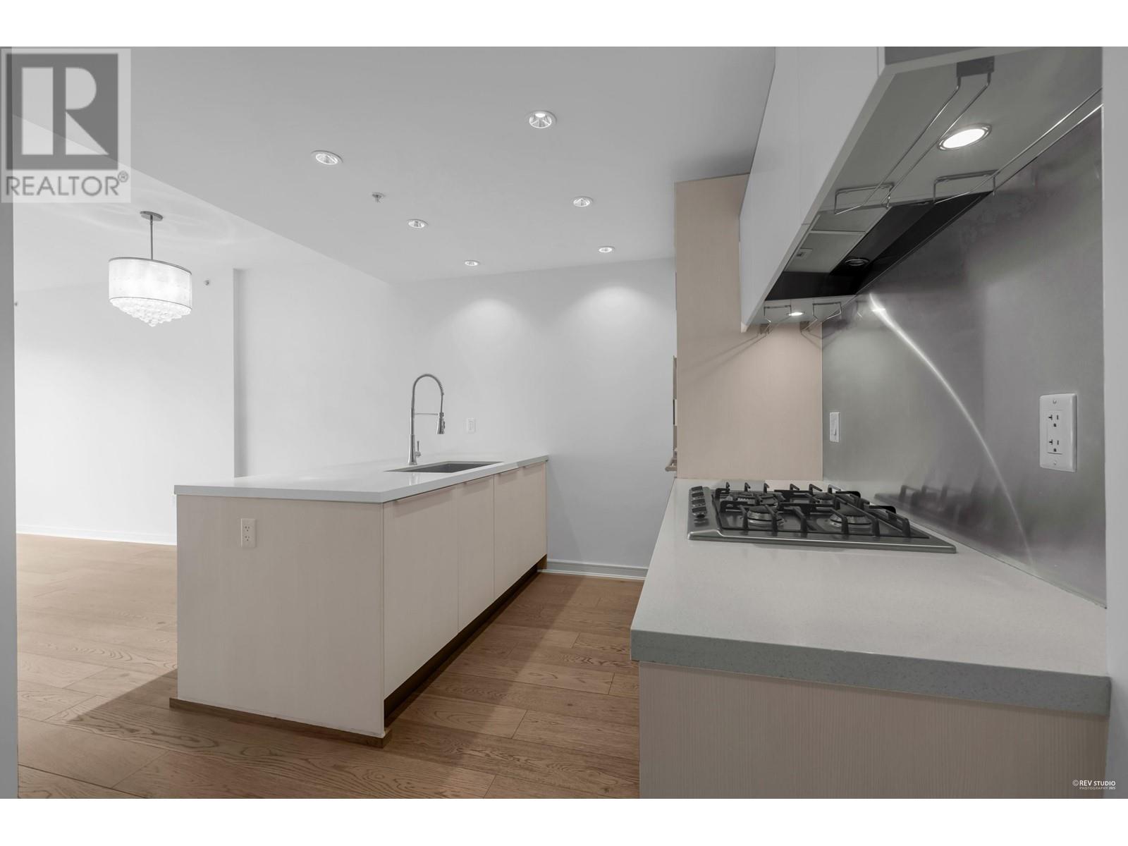 706 1661 Ontario Street, Vancouver, British Columbia  V5Y 0C3 - Photo 4 - R2975510