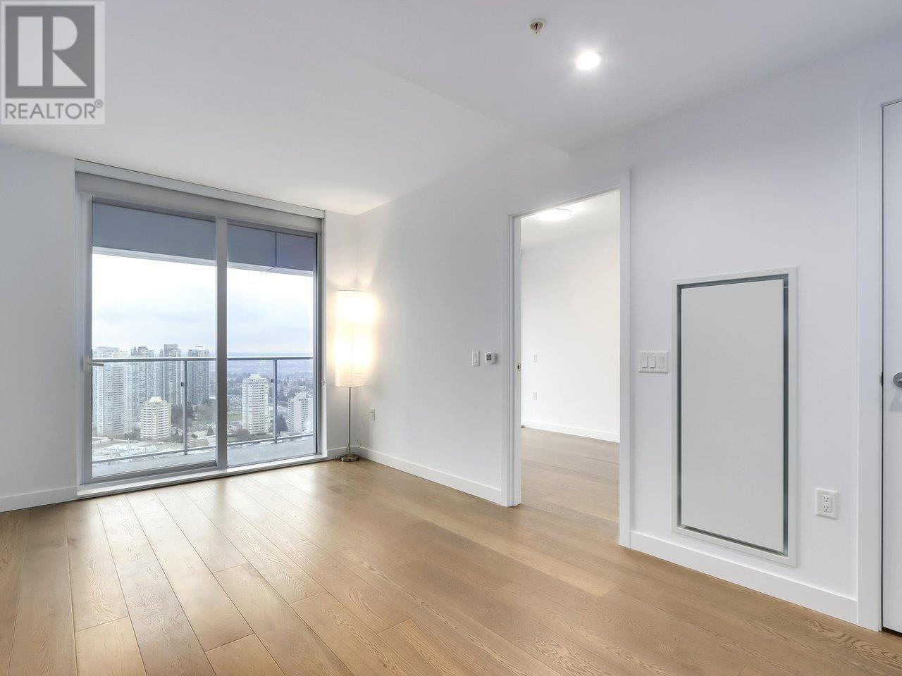 Listing Picture 8 of 27 : 3801 6000 MCKAY AVENUE, Burnaby / 本拿比 - 魯藝地產 Yvonne Lu Group - MLS Medallion Club Member