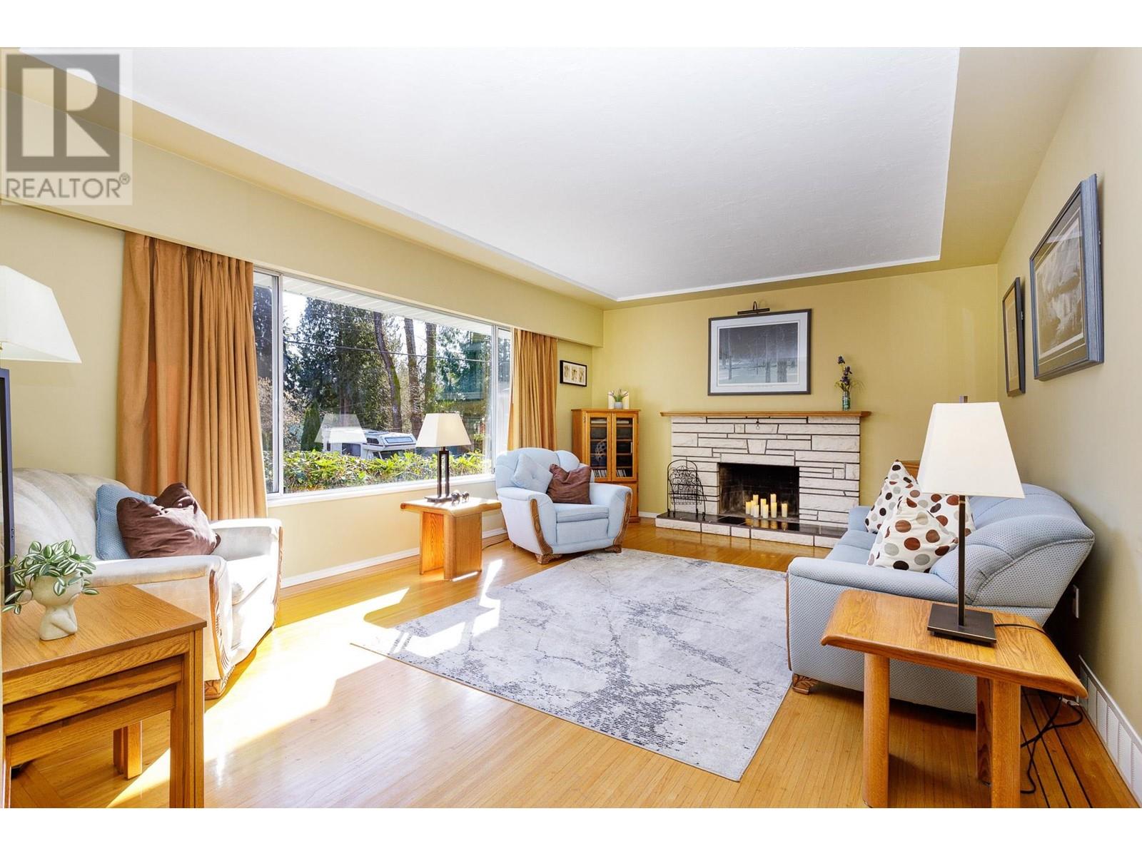 3361 Jervis Street, Port Coquitlam, British Columbia  V3B 4P4 - Photo 2 - R2974570