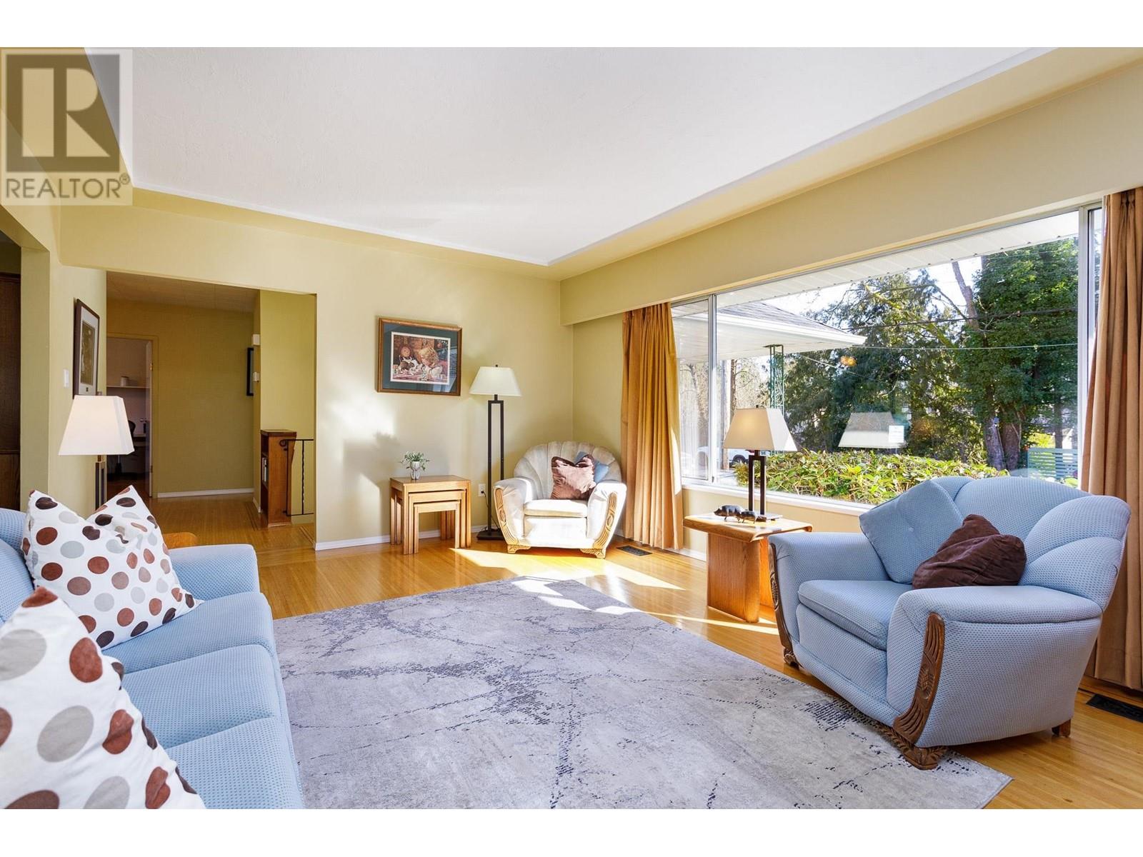3361 Jervis Street, Port Coquitlam, British Columbia  V3B 4P4 - Photo 3 - R2974570