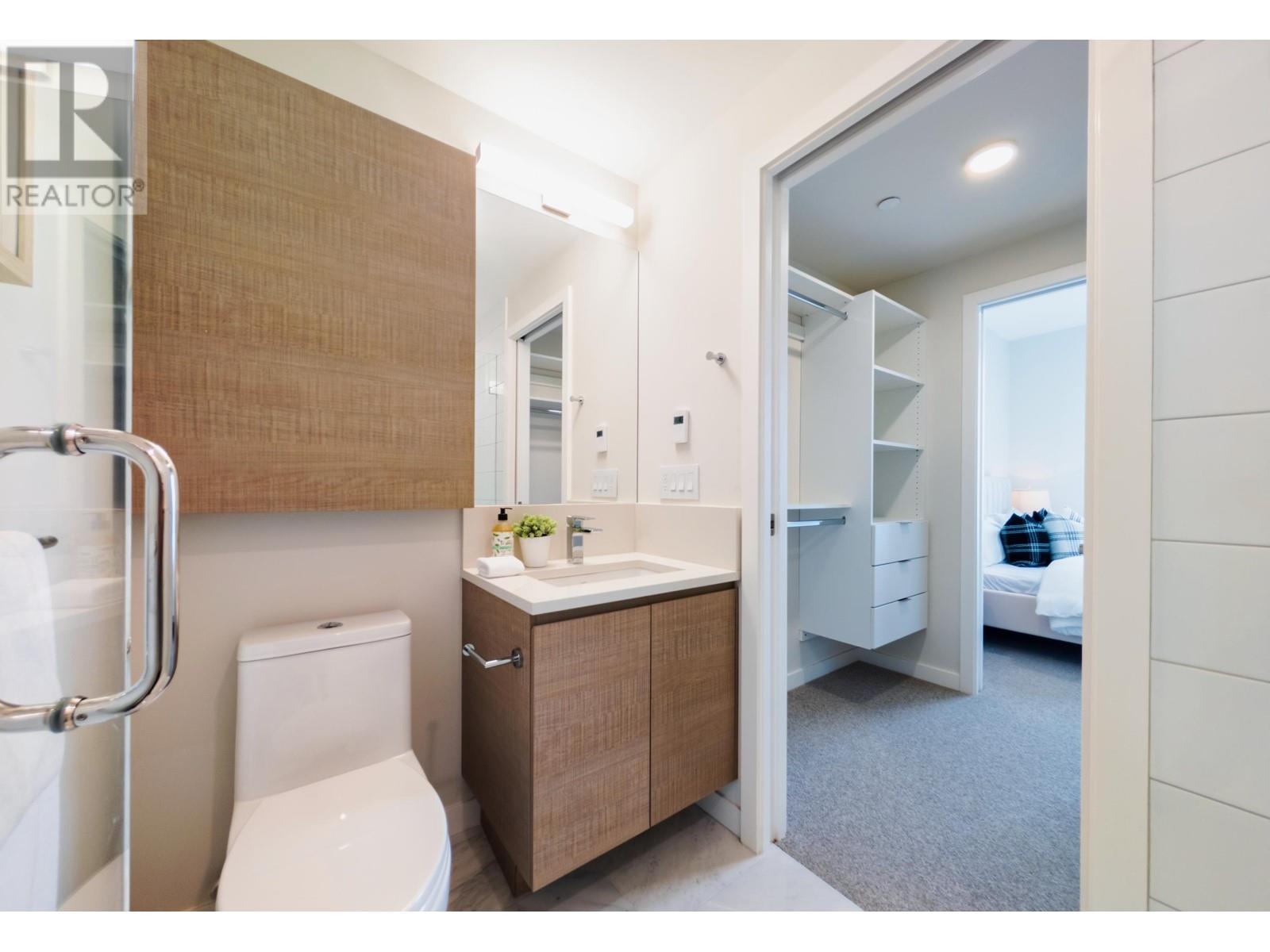Listing Picture 17 of 28 : 5802 2108 GILMORE AVENUE, Burnaby / 本拿比 - 魯藝地產 Yvonne Lu Group - MLS Medallion Club Member