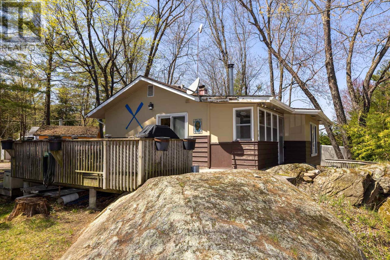 525 Hiawatha Road, Georgian Bay, Ontario  L0K 1S0 - Photo 5 - X12010796