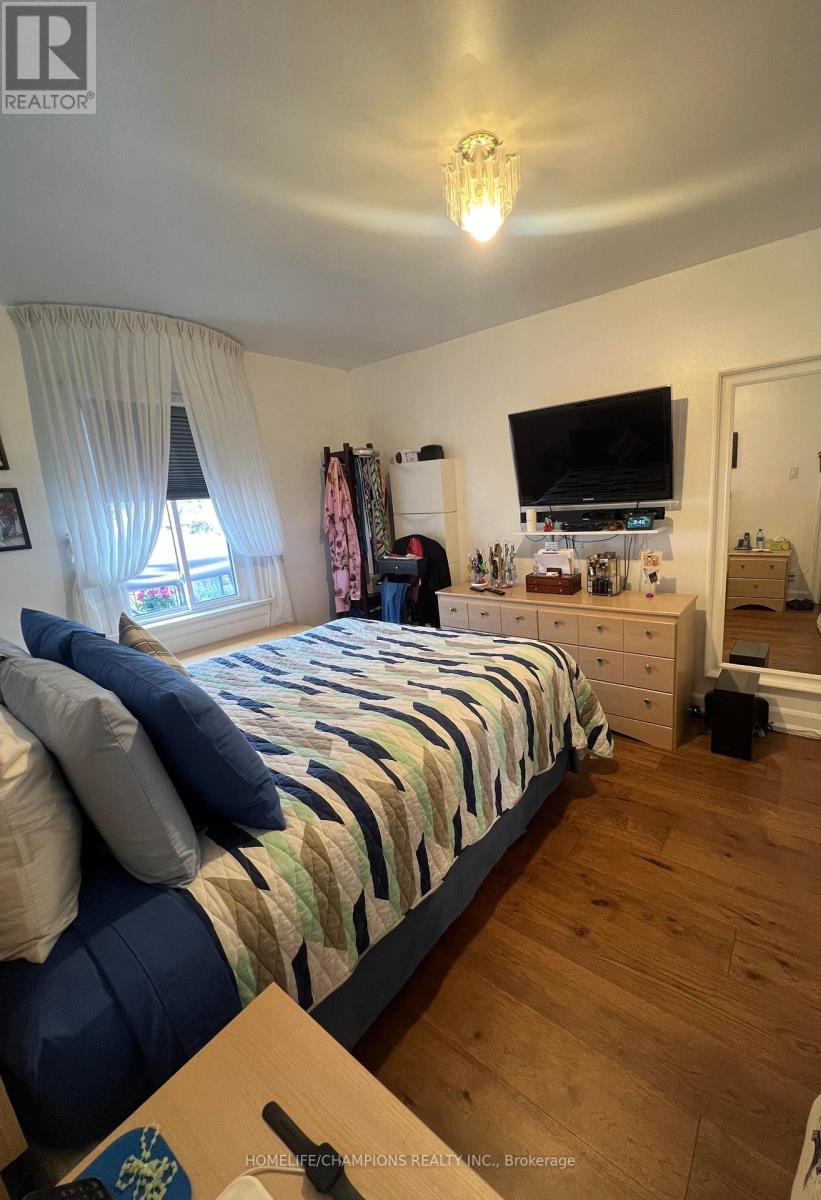436 Oakwood Avenue, Toronto, Ontario  M6E 2W5 - Photo 16 - C12010810