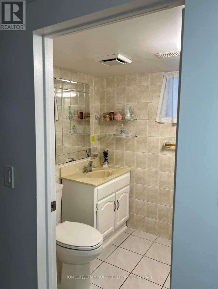 436 Oakwood Avenue, Toronto, Ontario  M6E 2W5 - Photo 24 - C12010810