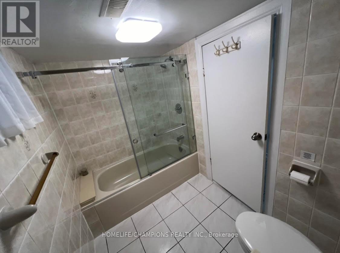 436 Oakwood Avenue, Toronto, Ontario  M6E 2W5 - Photo 25 - C12010810