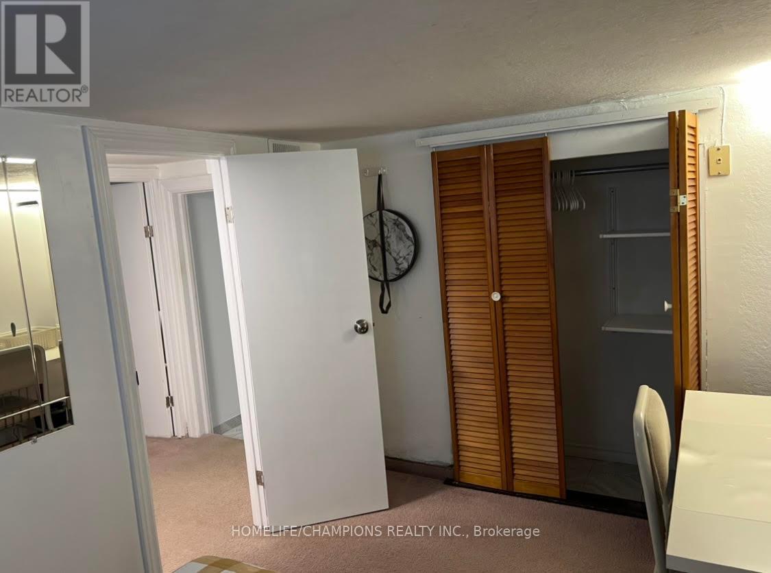 436 Oakwood Avenue, Toronto, Ontario  M6E 2W5 - Photo 29 - C12010810