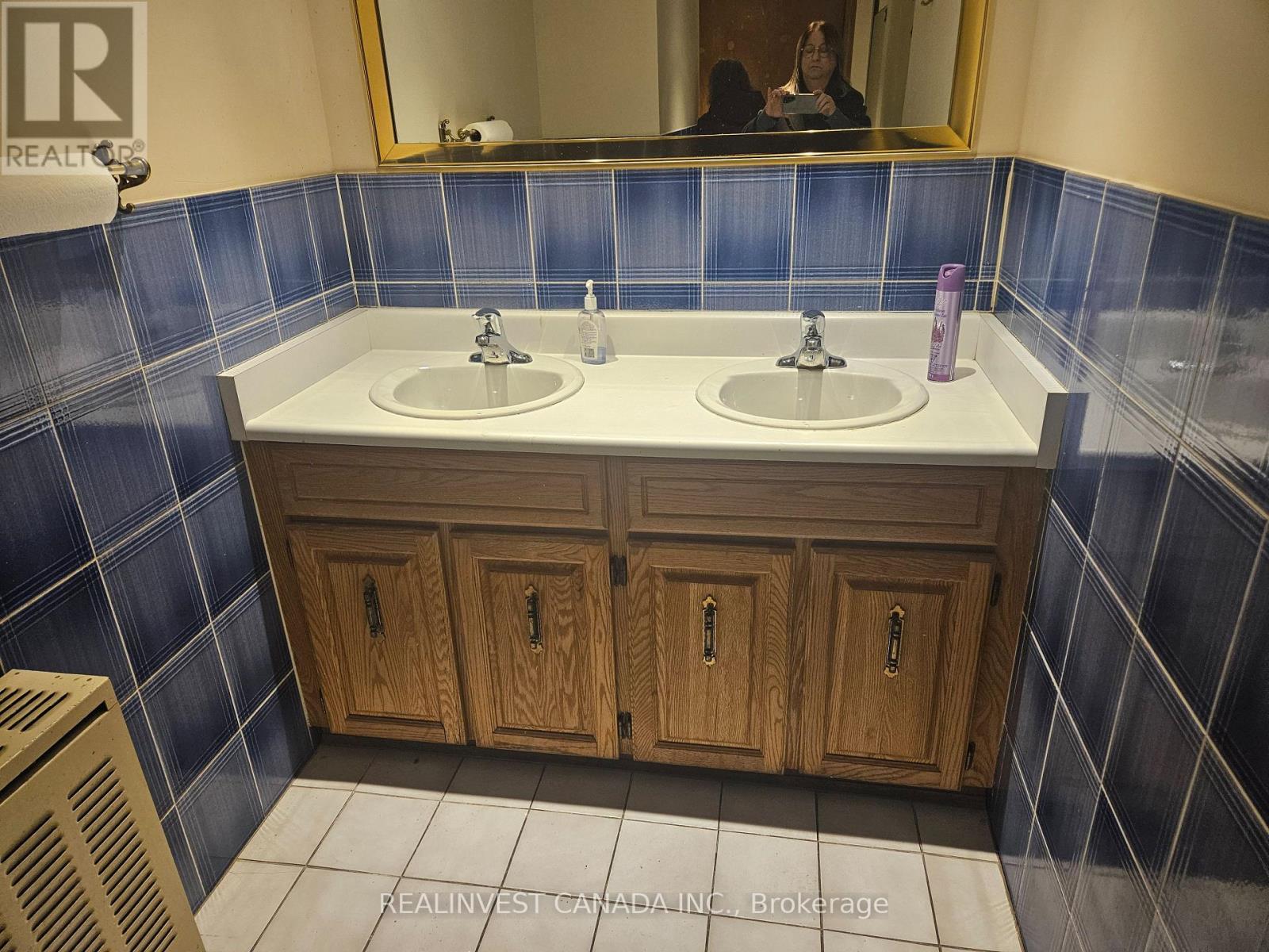 795 Wilson Avenue, Toronto, Ontario  M3K 1E4 - Photo 8 - W12009611