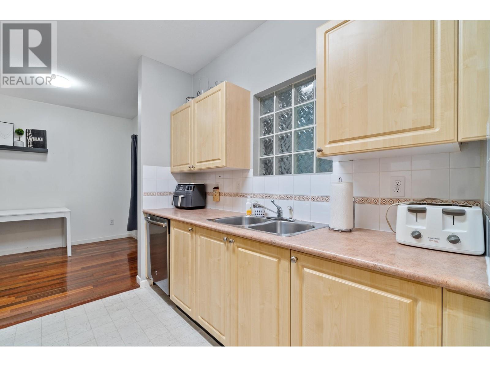 104 11519 Burnett Street, Maple Ridge, British Columbia  V2X 6P3 - Photo 7 - R2974455