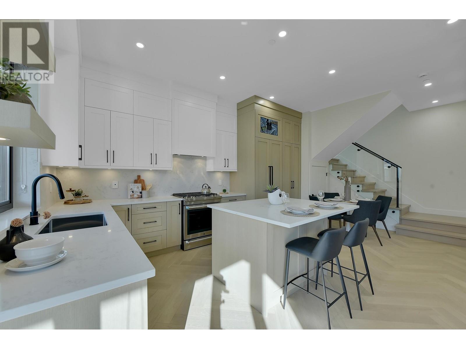 2 8079 Selkirk Street, Vancouver, British Columbia  V6P 4H8 - Photo 6 - R2974412