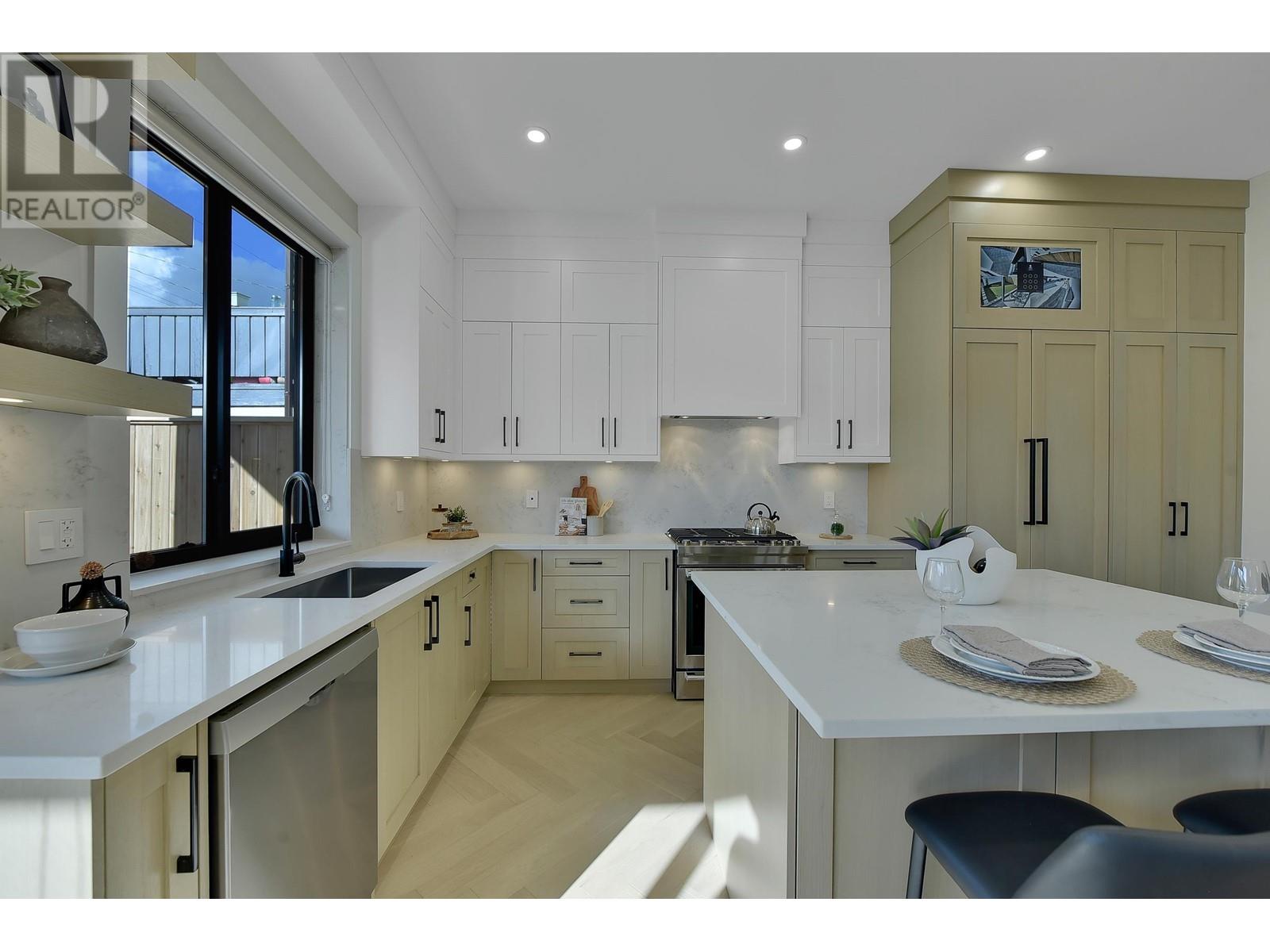 2 8079 Selkirk Street, Vancouver, British Columbia  V6P 4H8 - Photo 7 - R2974412