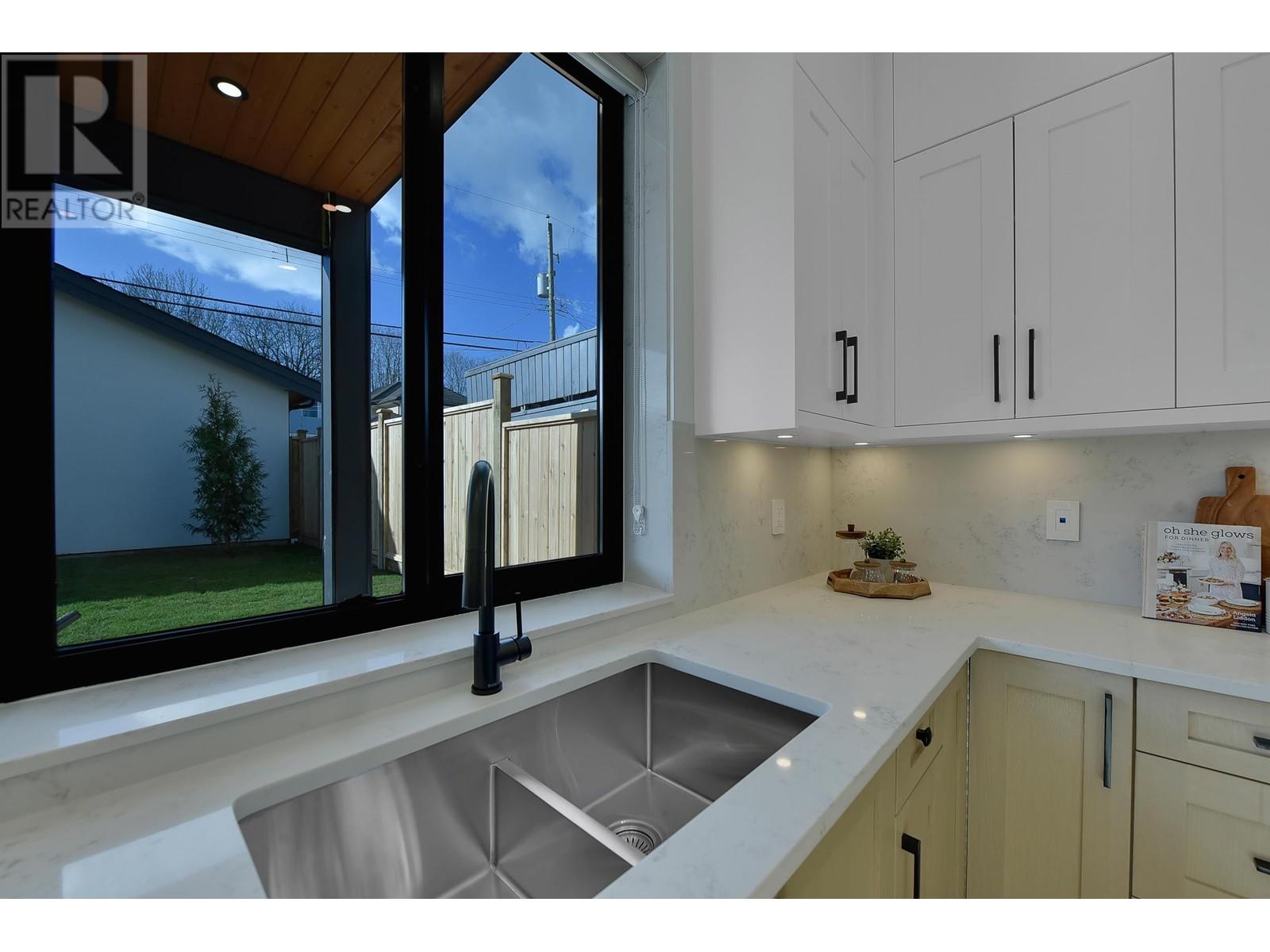 2 8079 Selkirk Street, Vancouver, British Columbia  V6P 4H8 - Photo 13 - R2974412