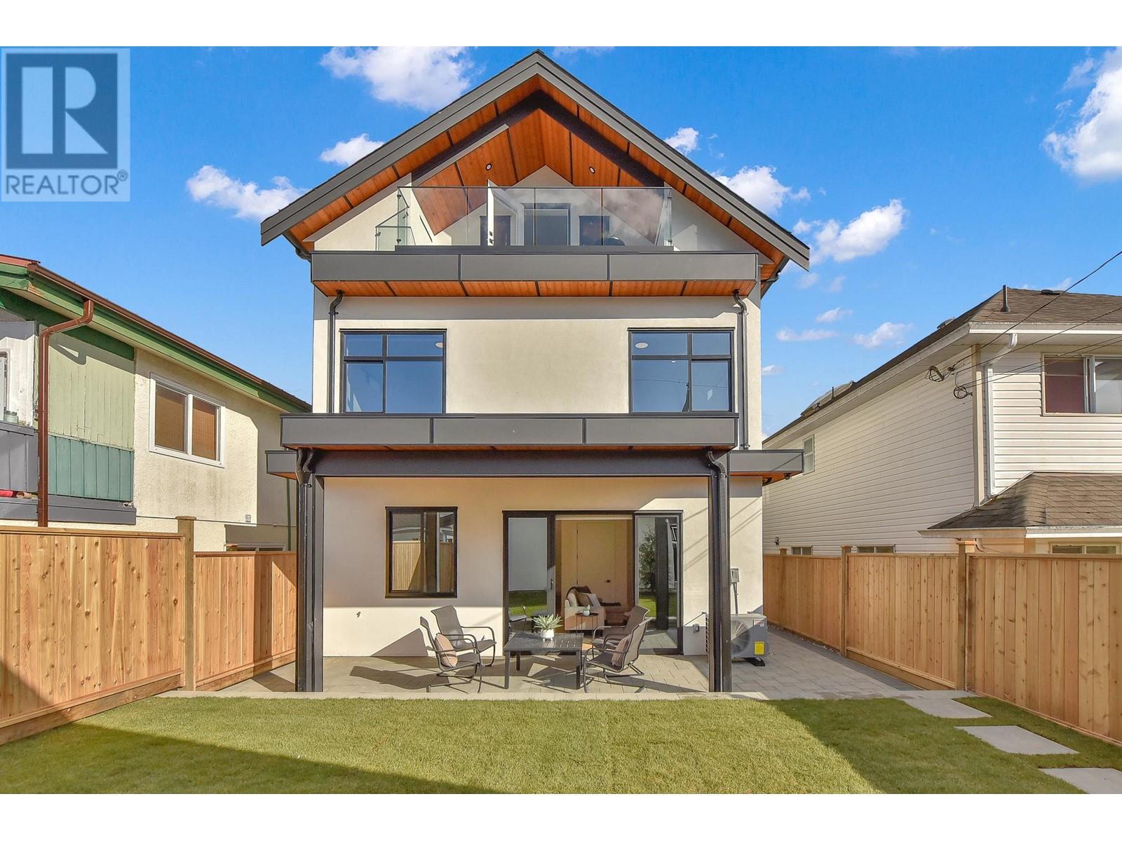 2 8079 Selkirk Street, Vancouver, British Columbia  V6P 4H8 - Photo 1 - R2974412