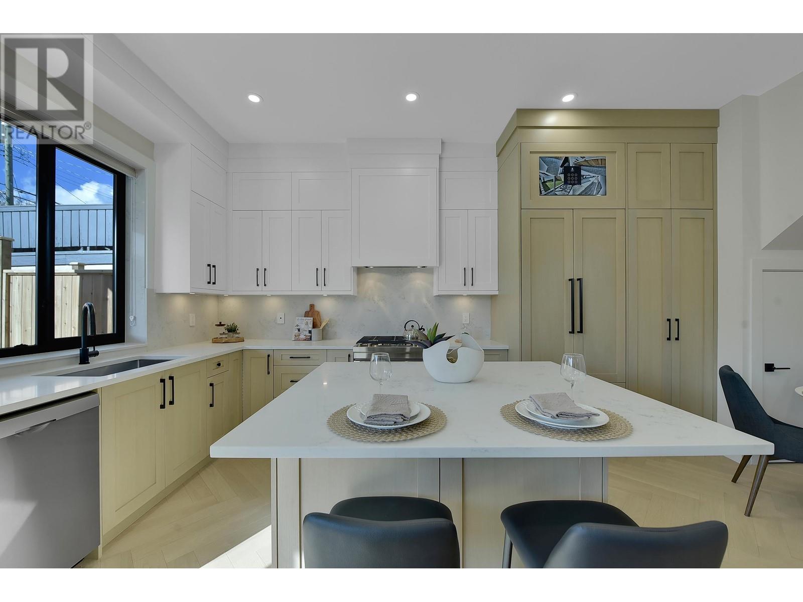 2 8079 Selkirk Street, Vancouver, British Columbia  V6P 4H8 - Photo 15 - R2974412