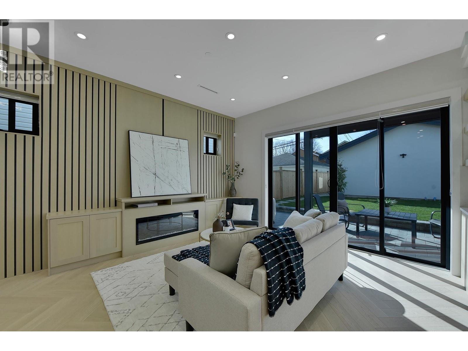 2 8079 Selkirk Street, Vancouver, British Columbia  V6P 4H8 - Photo 3 - R2974412