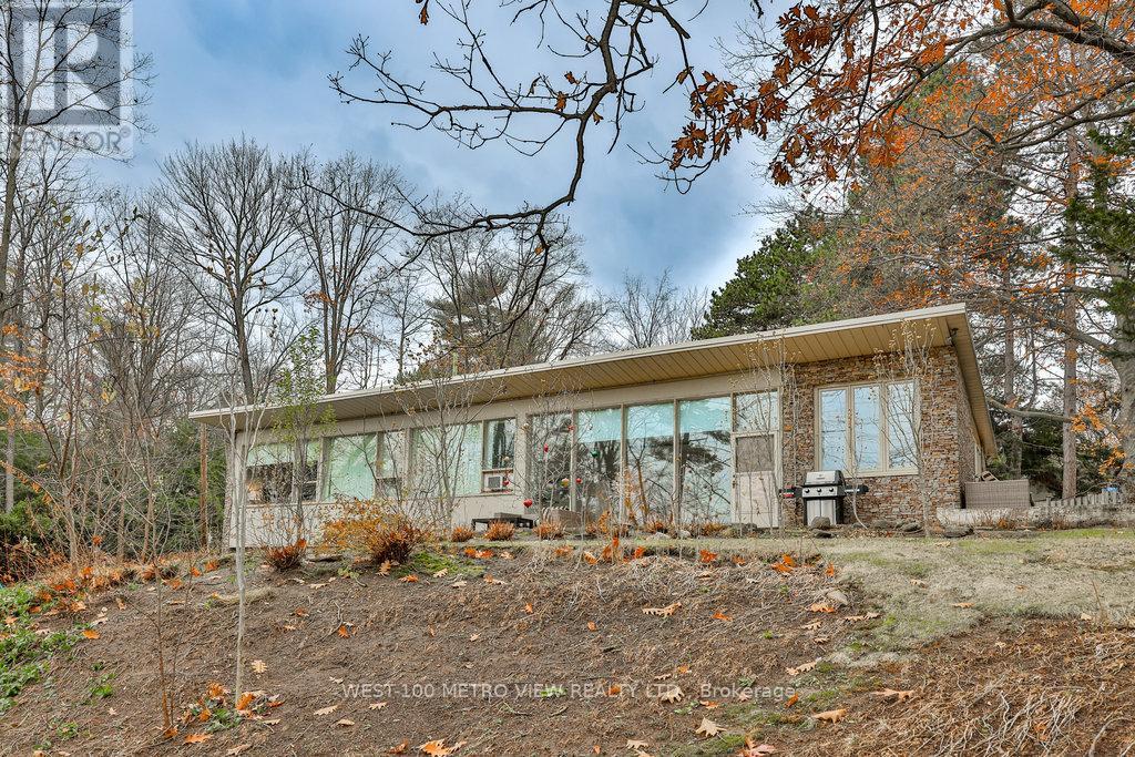 Property at 2150 PINENEEDLE ROW image 2