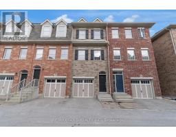 18 WHITEHAVEN LANE, Kitchener, Ontario