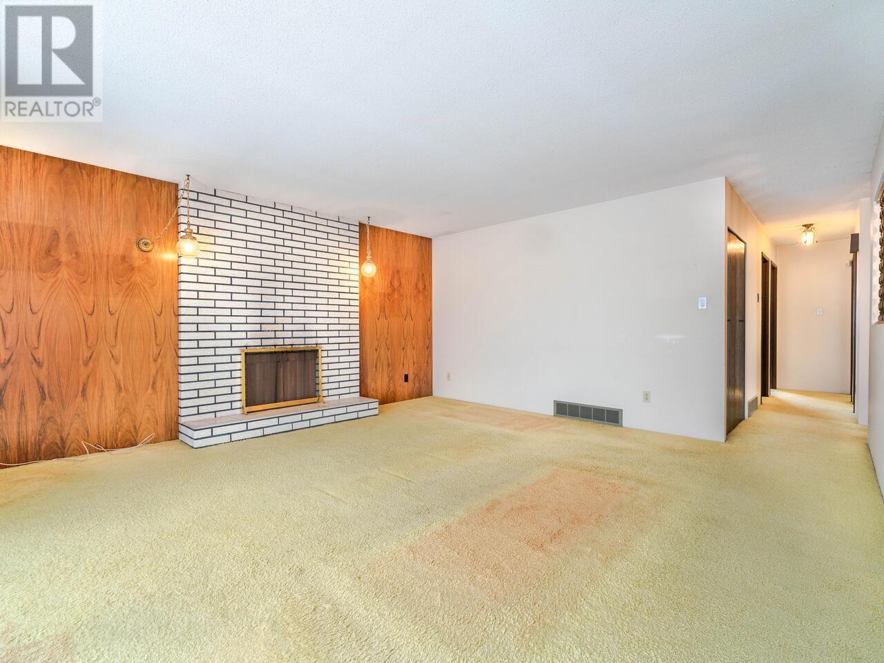 Listing Picture 2 of 21 : 4331 LANCELOT DRIVE, Richmond / 烈治文 - 魯藝地產 Yvonne Lu Group - MLS Medallion Club Member