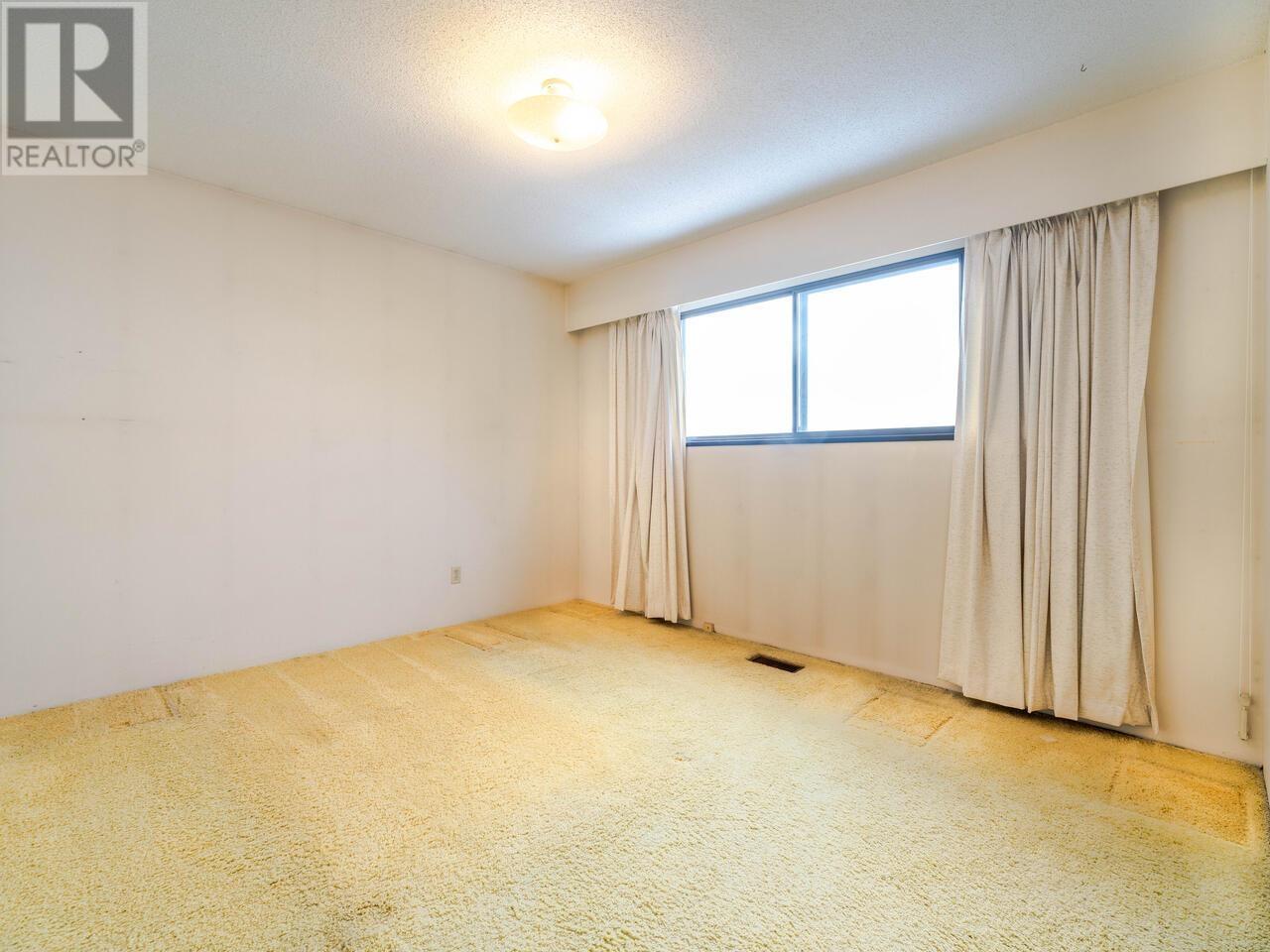 Listing Picture 12 of 21 : 4331 LANCELOT DRIVE, Richmond / 烈治文 - 魯藝地產 Yvonne Lu Group - MLS Medallion Club Member