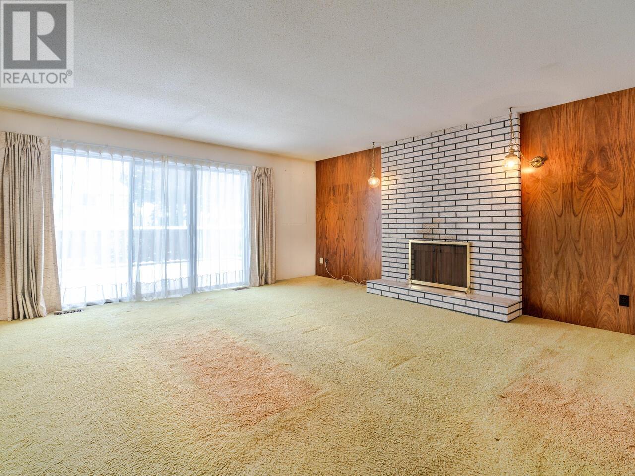 Listing Picture 3 of 21 : 4331 LANCELOT DRIVE, Richmond / 烈治文 - 魯藝地產 Yvonne Lu Group - MLS Medallion Club Member