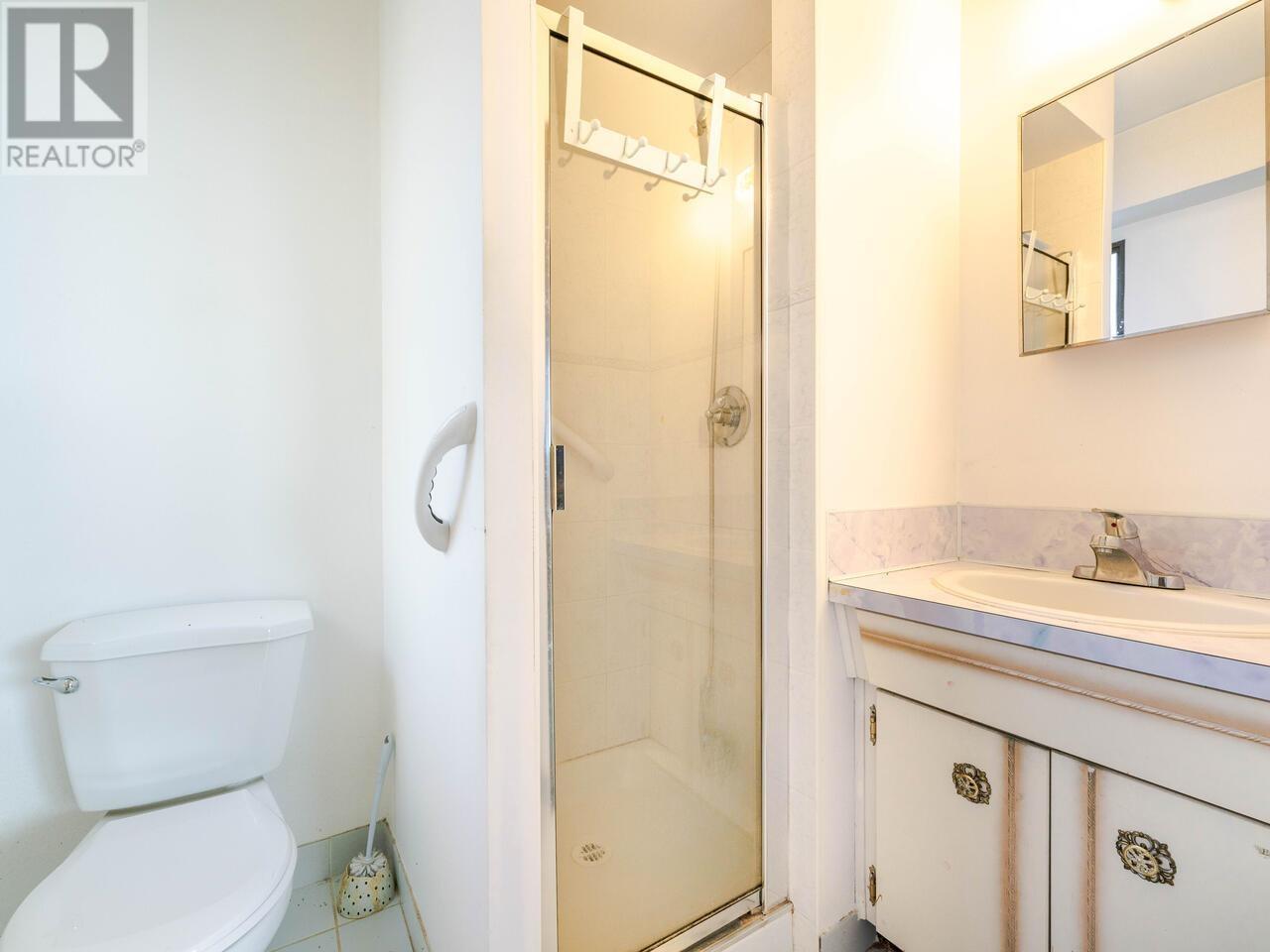 Listing Picture 10 of 21 : 4331 LANCELOT DRIVE, Richmond / 烈治文 - 魯藝地產 Yvonne Lu Group - MLS Medallion Club Member