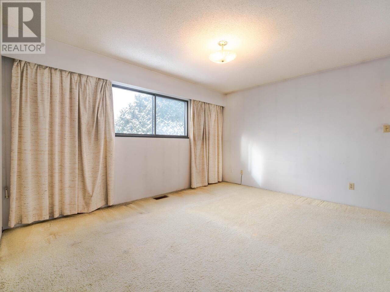 Listing Picture 9 of 21 : 4331 LANCELOT DRIVE, Richmond / 烈治文 - 魯藝地產 Yvonne Lu Group - MLS Medallion Club Member