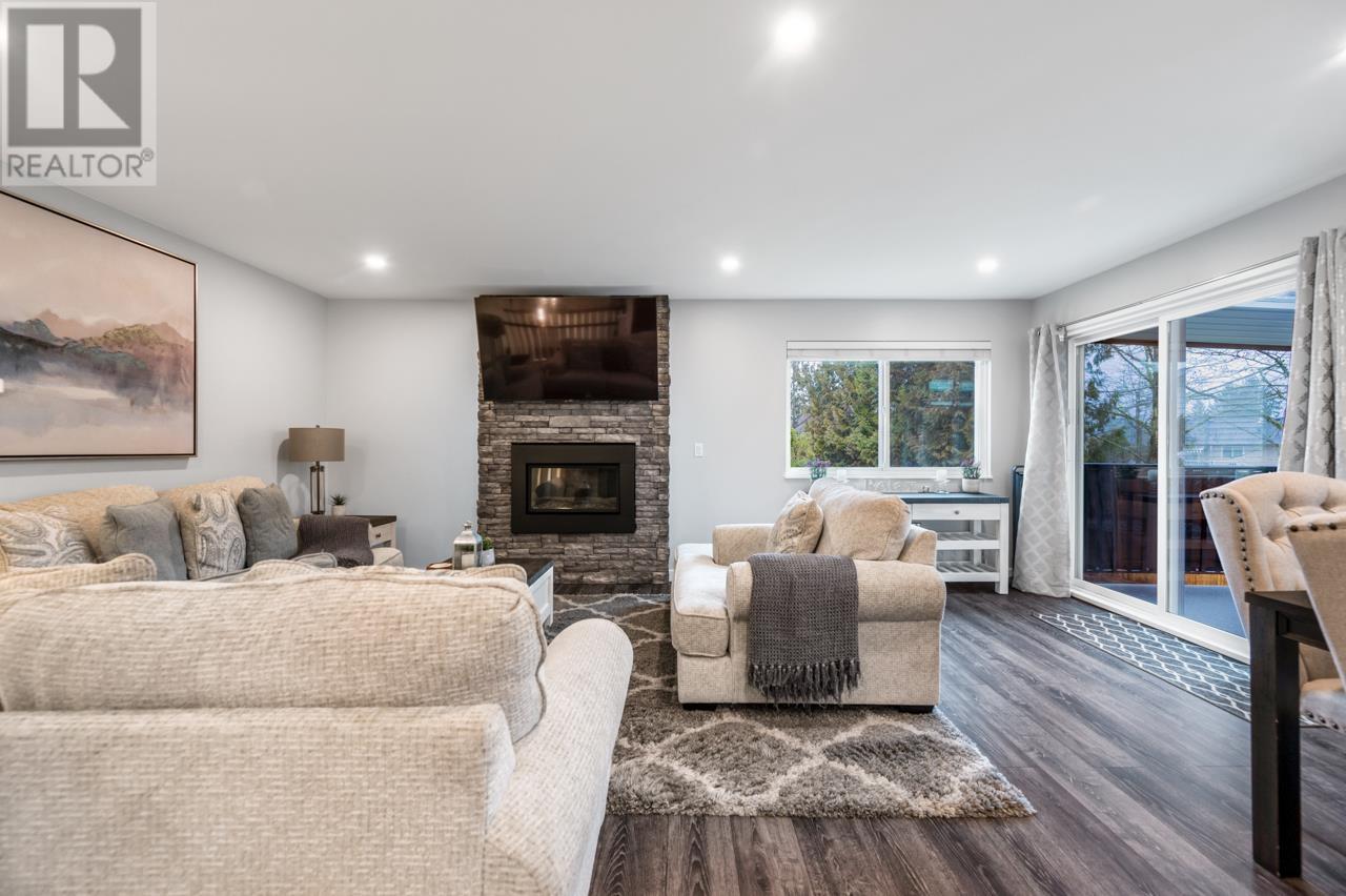 22523 Kendrick Loop, Maple Ridge, British Columbia  V2X 8Z1 - Photo 3 - R2974546