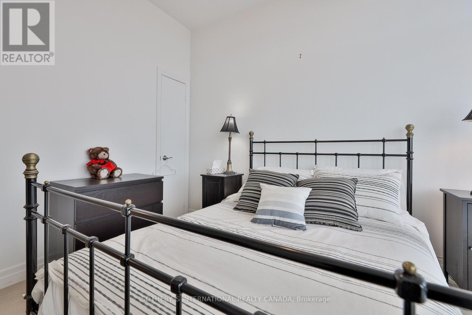 Ph 201 - 8 Scollard Street, Toronto, Ontario  M5R 1E9 - Photo 17 - C12007402