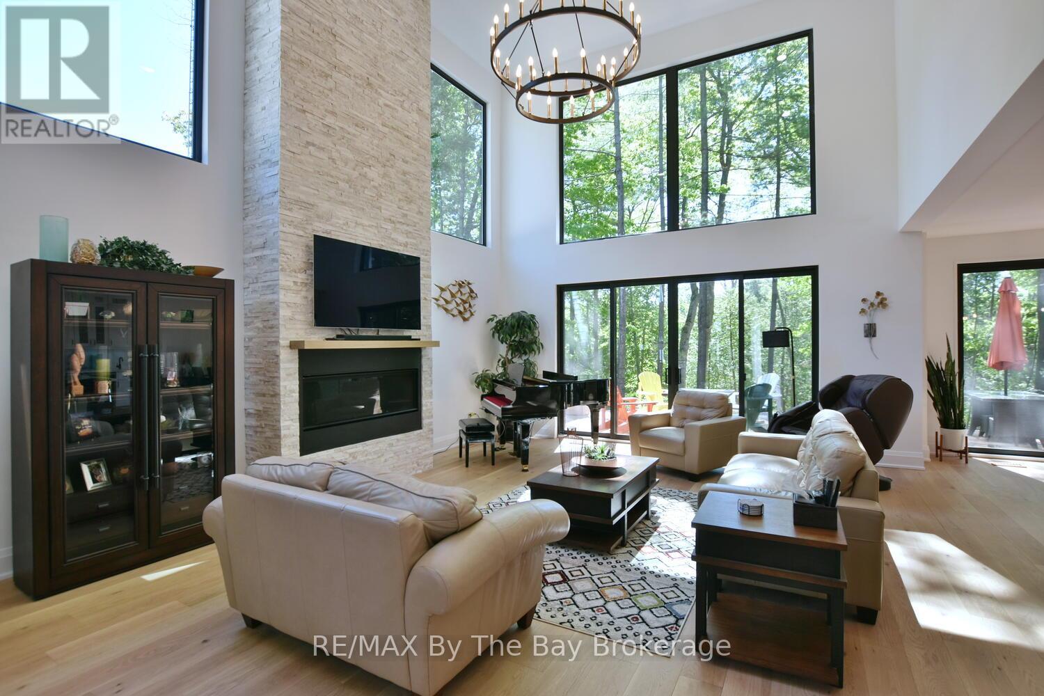183 Woodland Drive, Wasaga Beach, Ontario  L9Z 2V4 - Photo 7 - S12010935