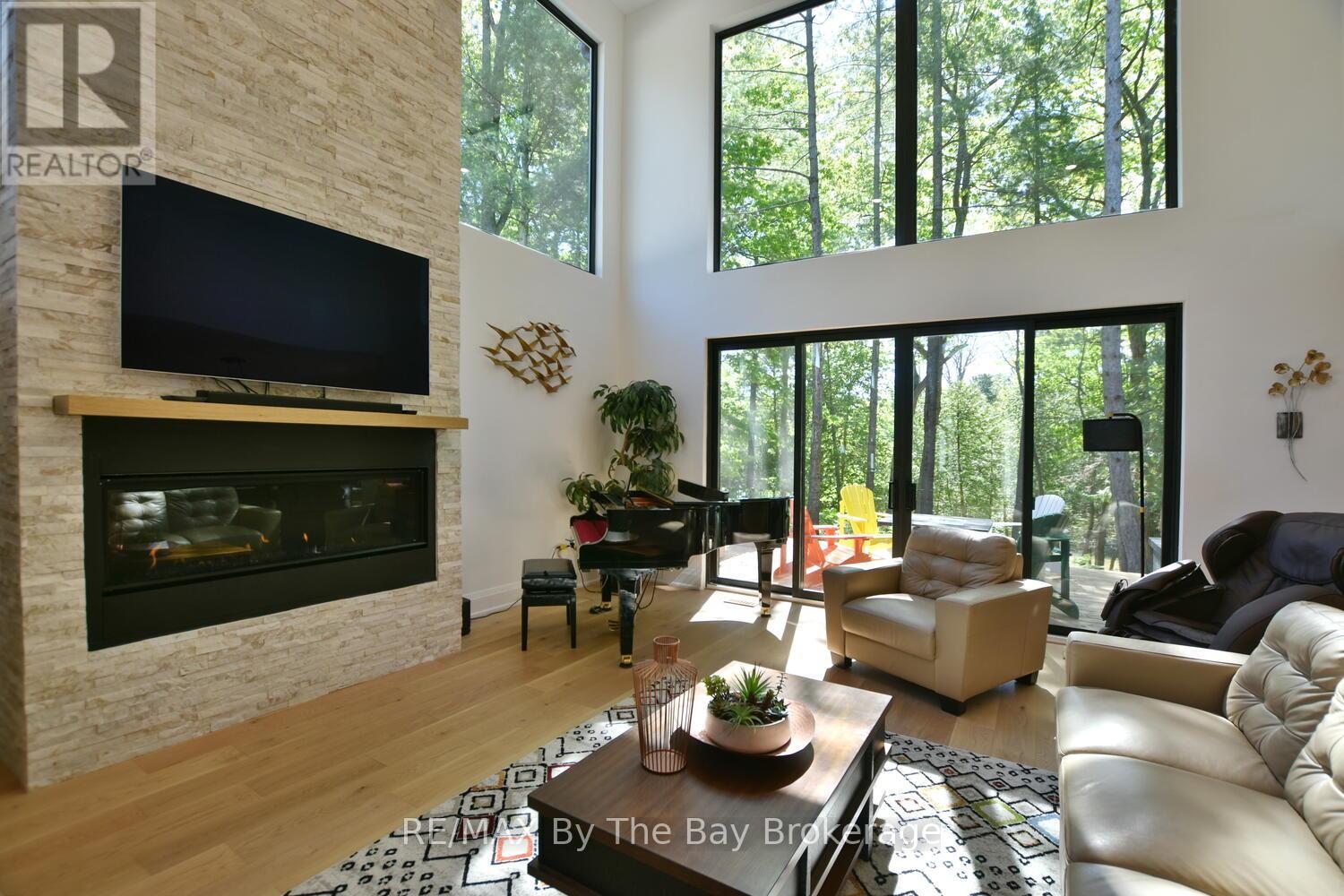 183 Woodland Drive, Wasaga Beach, Ontario  L9Z 2V4 - Photo 8 - S12010935
