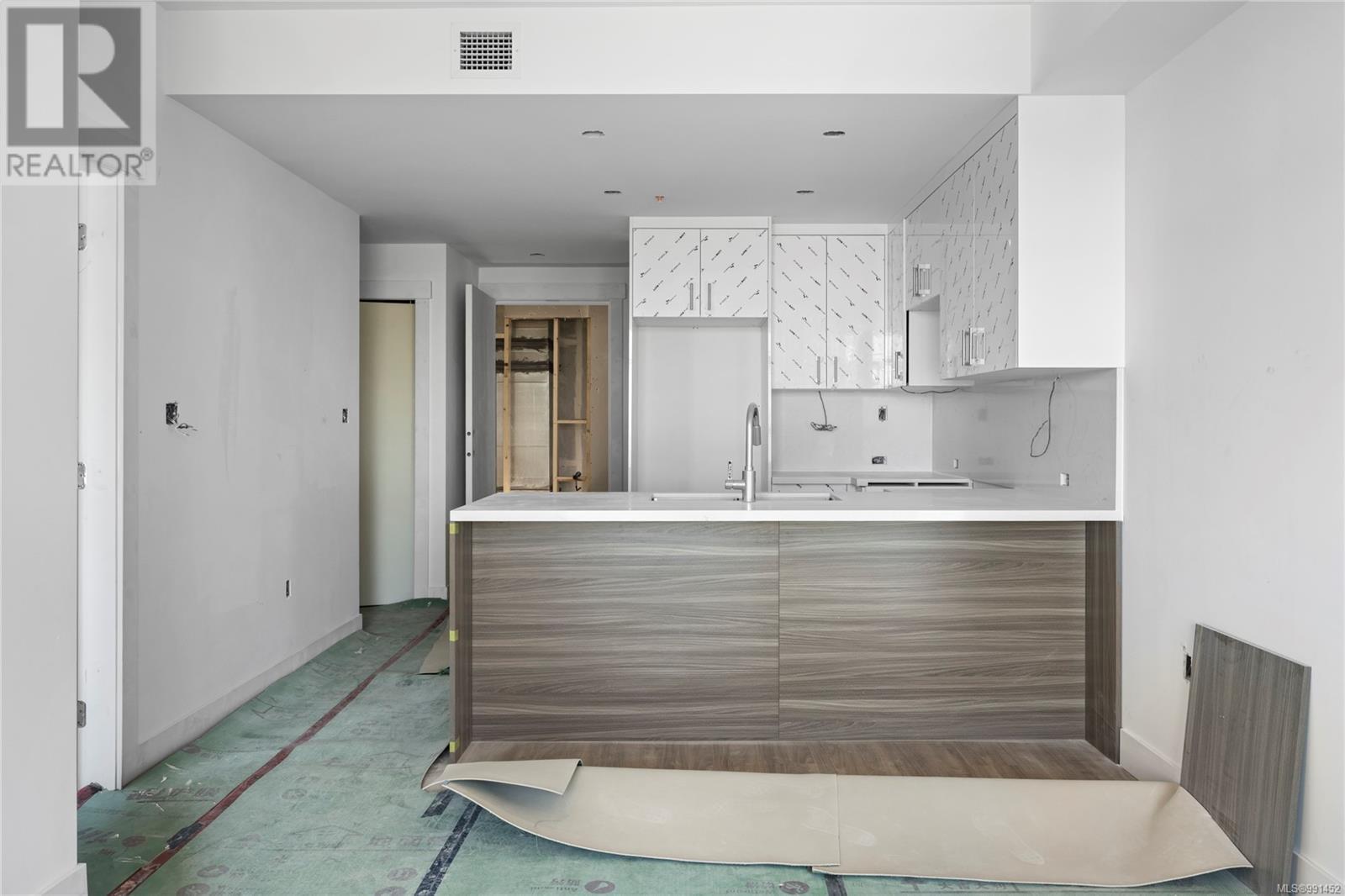 Property at 206 6340 McRobb Ave image 3