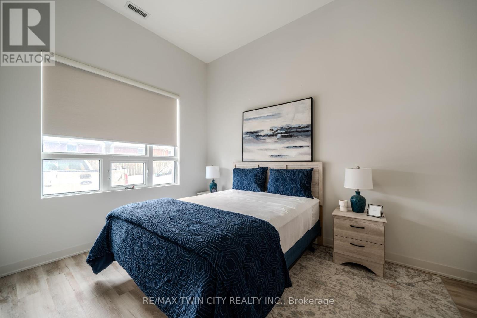 208 - 152 North Park Street, Brantford, Ontario  N3R 4K5 - Photo 7 - X12010964
