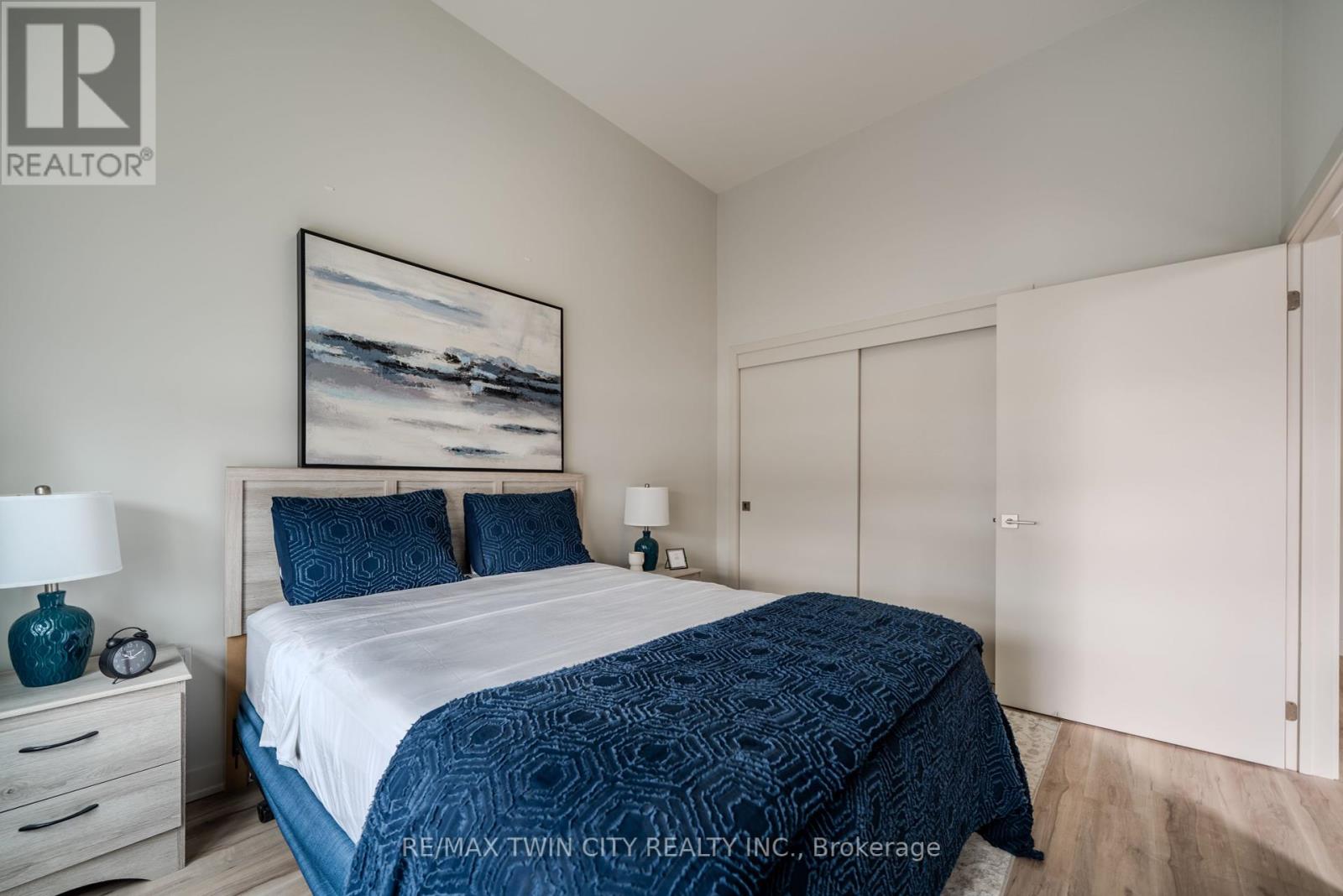 208 - 152 North Park Street, Brantford, Ontario  N3R 4K5 - Photo 8 - X12010964