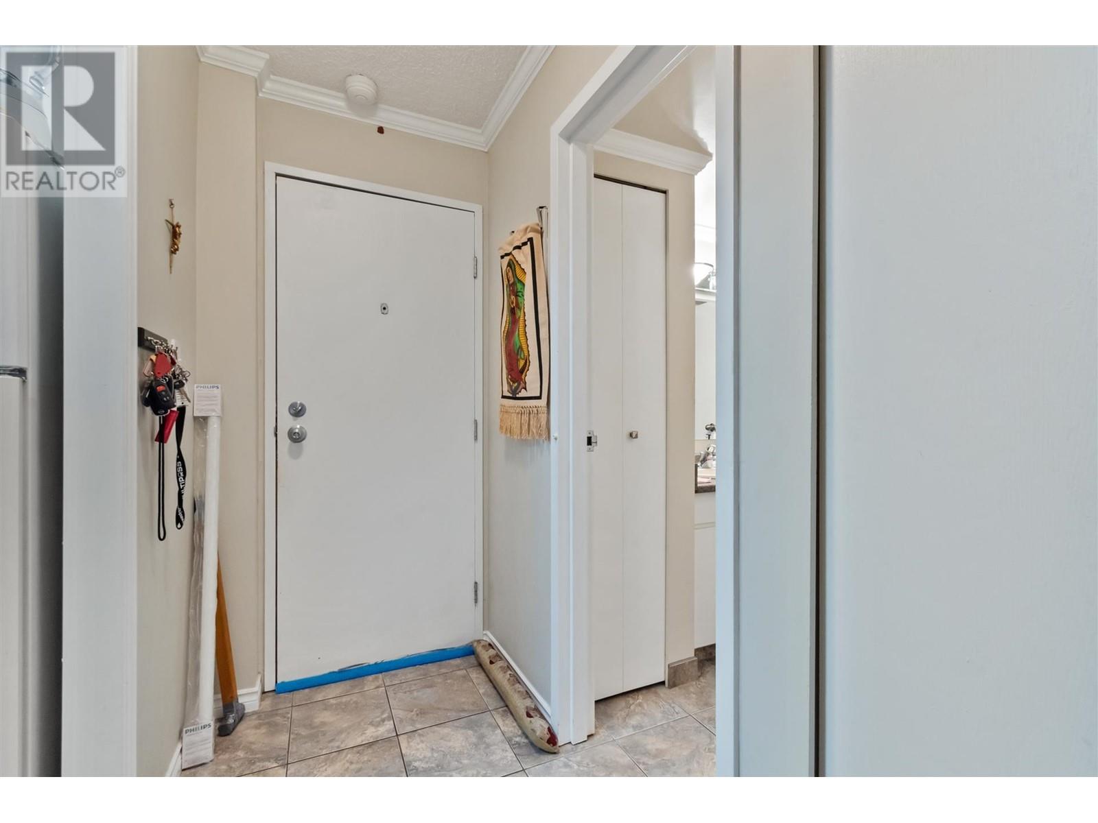 Listing Picture 3 of 22 : 510 9320 PARKSVILLE DRIVE, Richmond / 烈治文 - 魯藝地產 Yvonne Lu Group - MLS Medallion Club Member