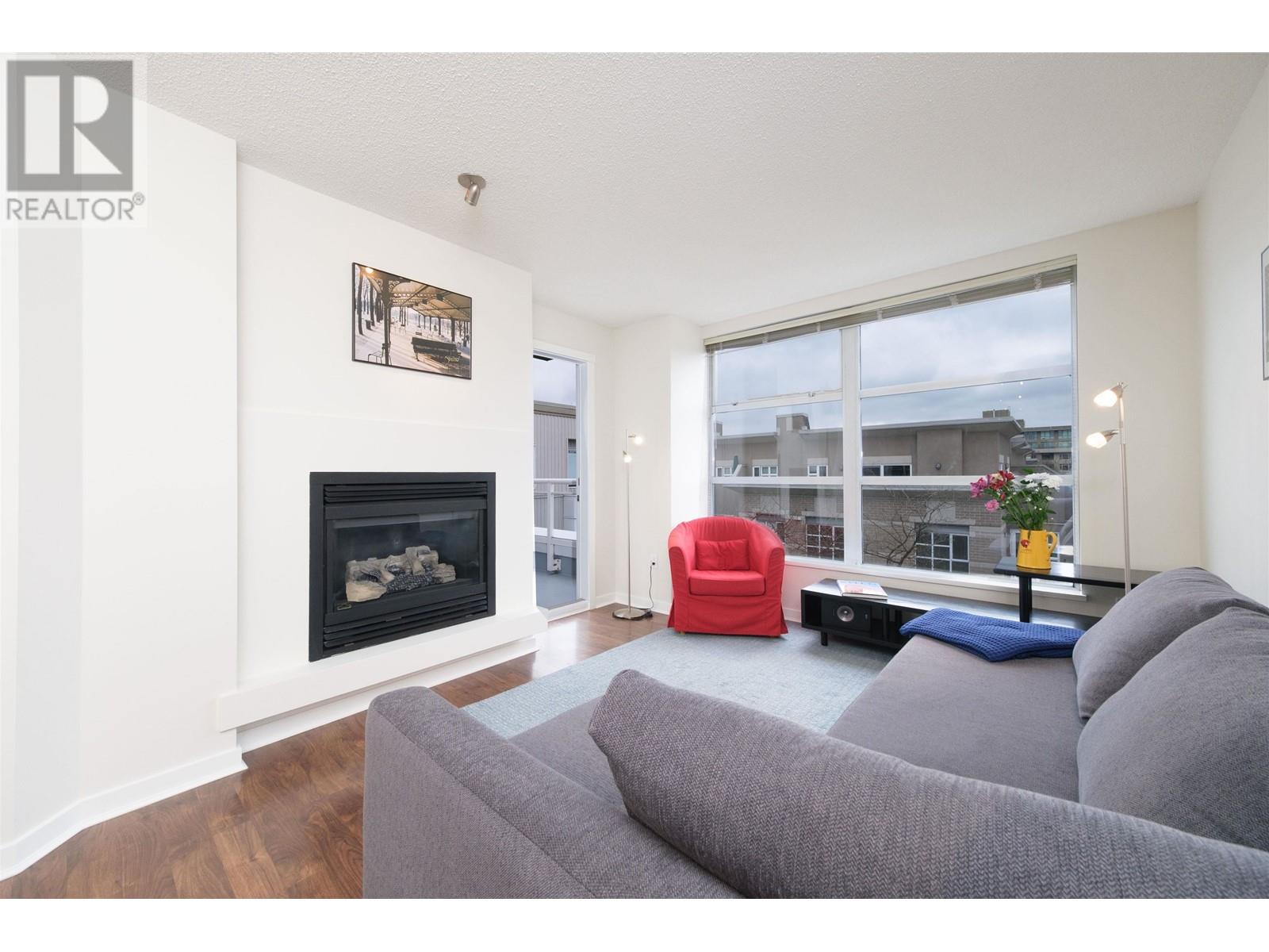 322 2768 Cranberry Drive, Vancouver, British Columbia  V6K 4V1 - Photo 2 - R2975577