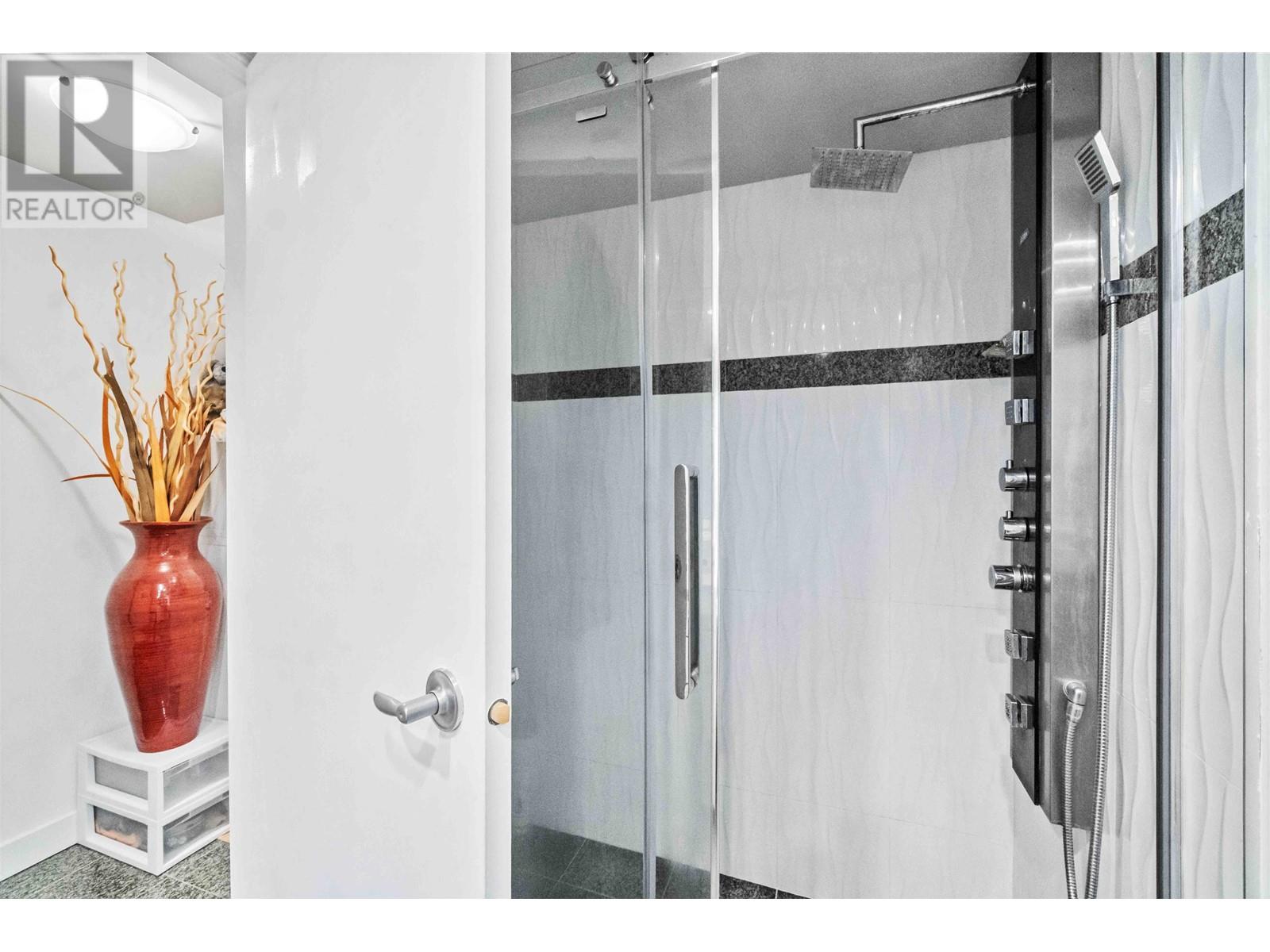 Listing Picture 15 of 23 : 308 1331 ALBERNI STREET, Vancouver / 溫哥華 - 魯藝地產 Yvonne Lu Group - MLS Medallion Club Member