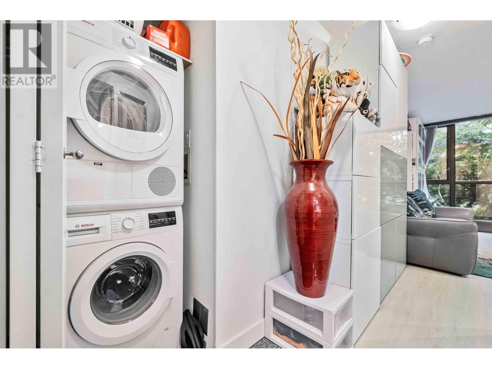 Listing Picture 16 of 23 : 308 1331 ALBERNI STREET, Vancouver / 溫哥華 - 魯藝地產 Yvonne Lu Group - MLS Medallion Club Member