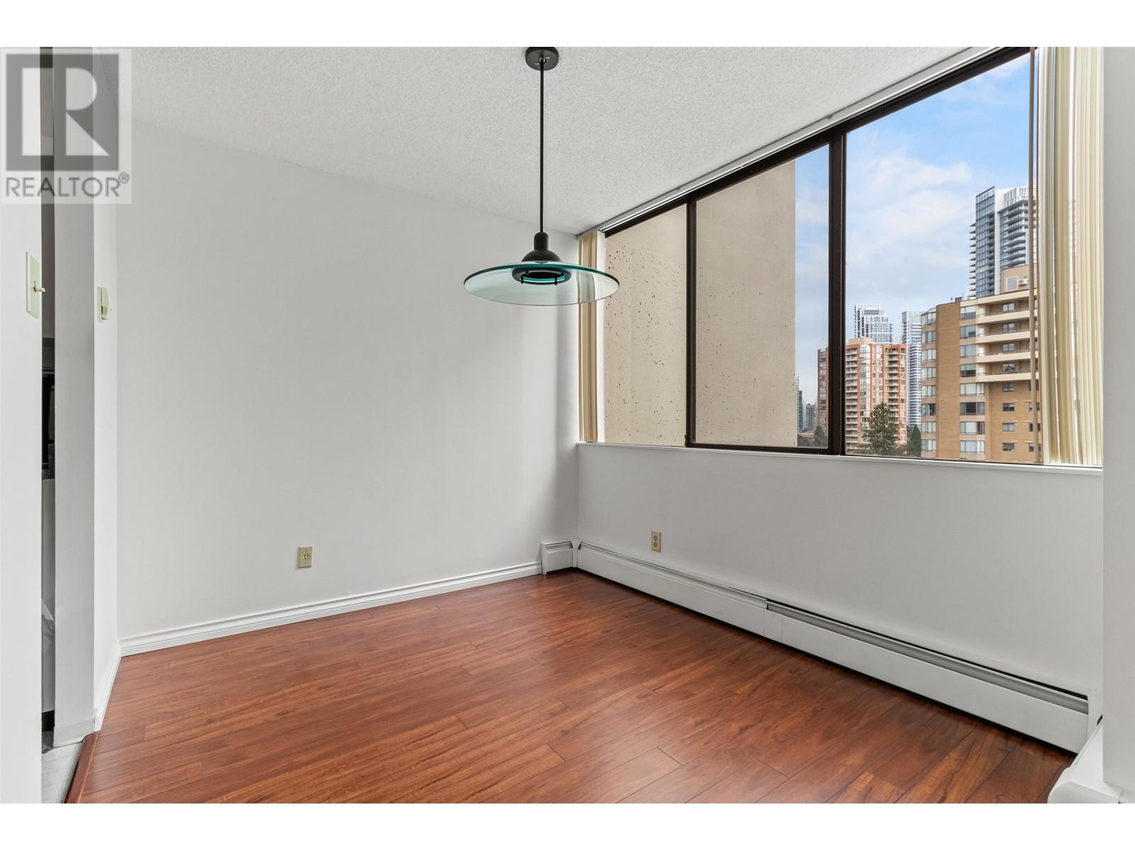 Listing Picture 7 of 14 : 1008 4200 MAYBERRY STREET, Burnaby / 本拿比 - 魯藝地產 Yvonne Lu Group - MLS Medallion Club Member