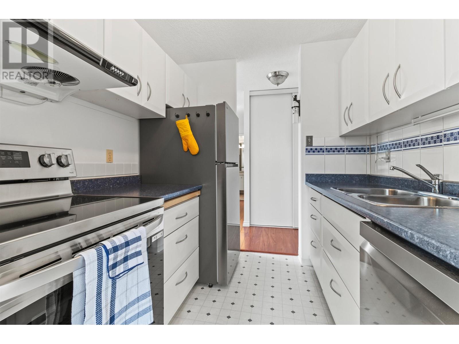 Listing Picture 5 of 14 : 1008 4200 MAYBERRY STREET, Burnaby / 本拿比 - 魯藝地產 Yvonne Lu Group - MLS Medallion Club Member