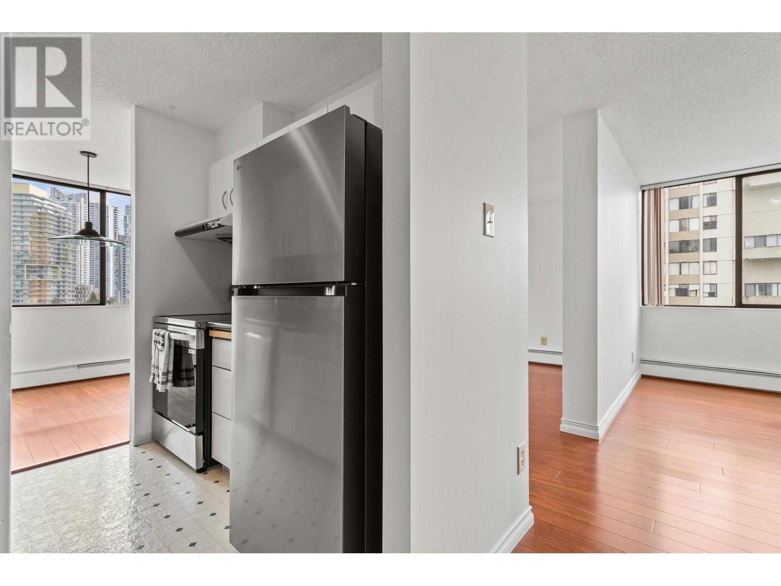 Listing Picture 6 of 14 : 1008 4200 MAYBERRY STREET, Burnaby / 本拿比 - 魯藝地產 Yvonne Lu Group - MLS Medallion Club Member