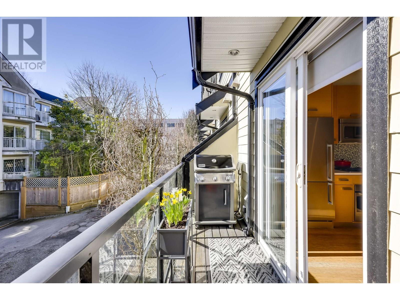 Listing Picture 12 of 25 : 950 W 15TH AVENUE, Vancouver / 溫哥華 - 魯藝地產 Yvonne Lu Group - MLS Medallion Club Member